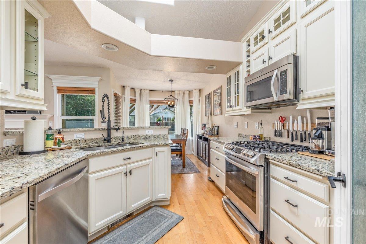 6224 N Royal Park, Boise, Idaho 83713, 3 Bedrooms, 2 Bathrooms, Residential For Sale, Price $449,900,MLS 98982534