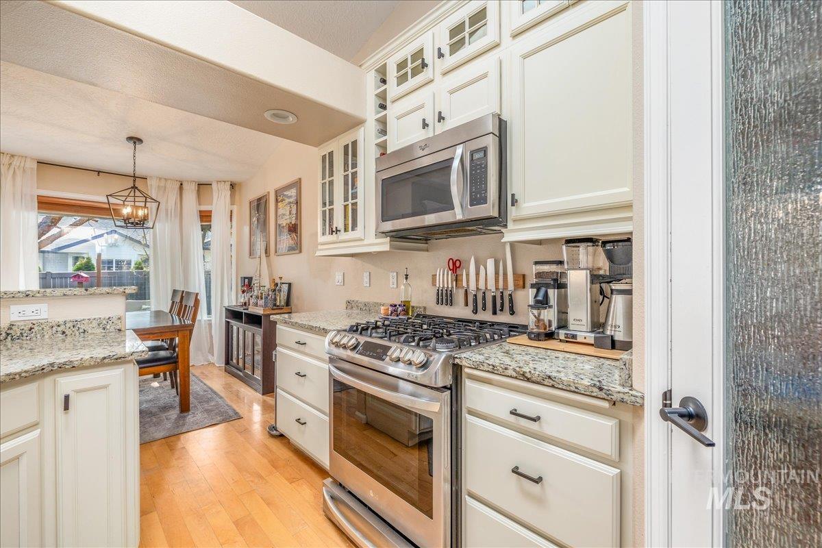 6224 N Royal Park, Boise, Idaho 83713, 3 Bedrooms, 2 Bathrooms, Residential For Sale, Price $449,900,MLS 98982534