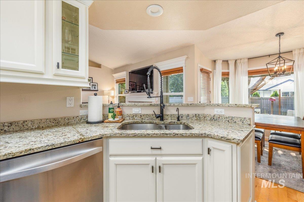 6224 N Royal Park, Boise, Idaho 83713, 3 Bedrooms, 2 Bathrooms, Residential For Sale, Price $449,900,MLS 98982534