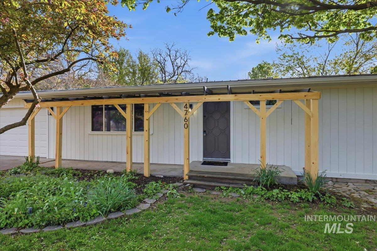 4760 N Maplewood, Boise, Idaho 83703, 4 Bedrooms, 2 Bathrooms, Residential For Sale, Price $524,900,MLS 98982535