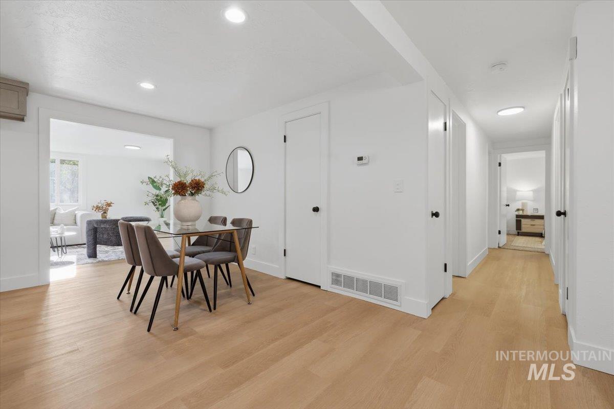 4760 N Maplewood, Boise, Idaho 83703, 4 Bedrooms, 2 Bathrooms, Residential For Sale, Price $524,900,MLS 98982535