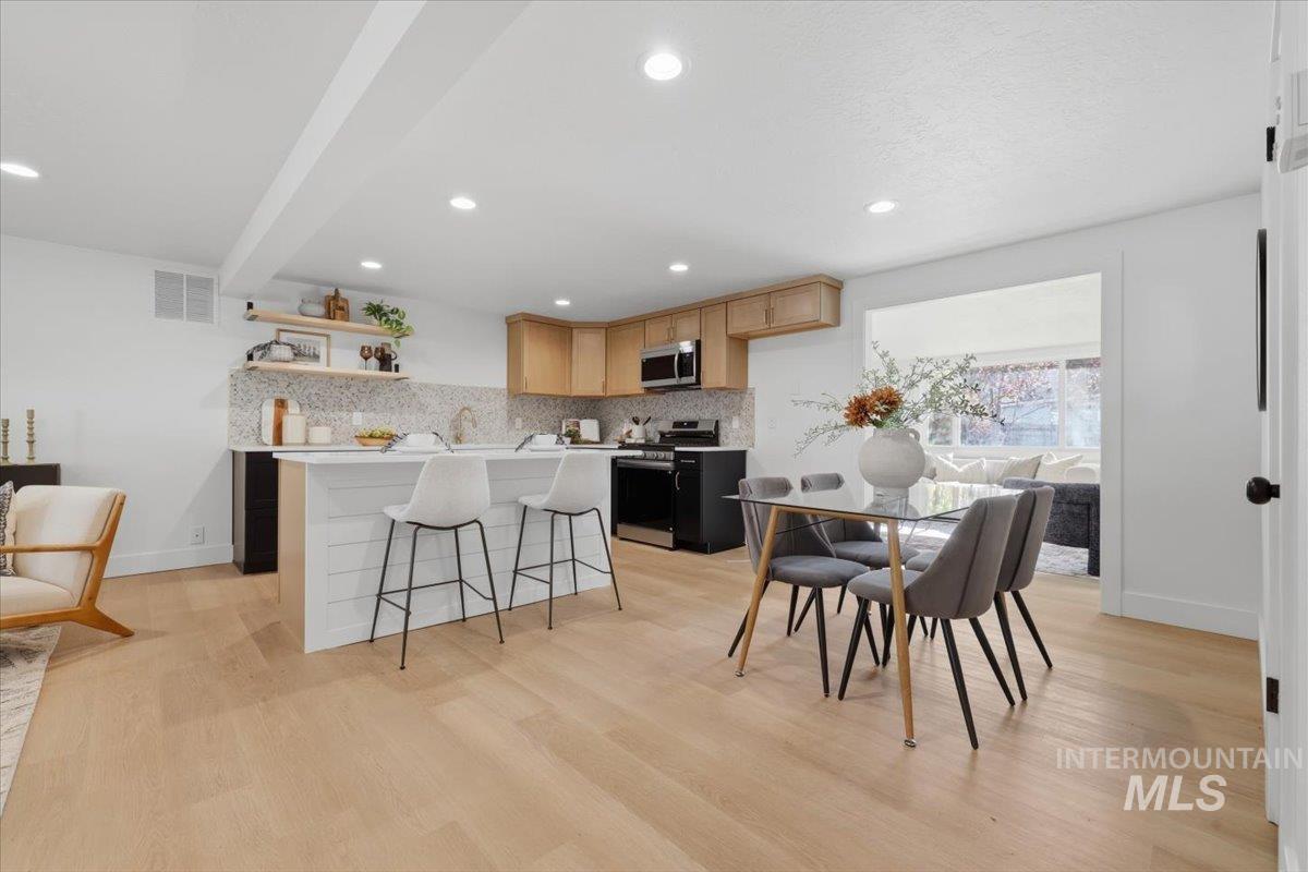 4760 N Maplewood, Boise, Idaho 83703, 4 Bedrooms, 2 Bathrooms, Residential For Sale, Price $524,900,MLS 98982535