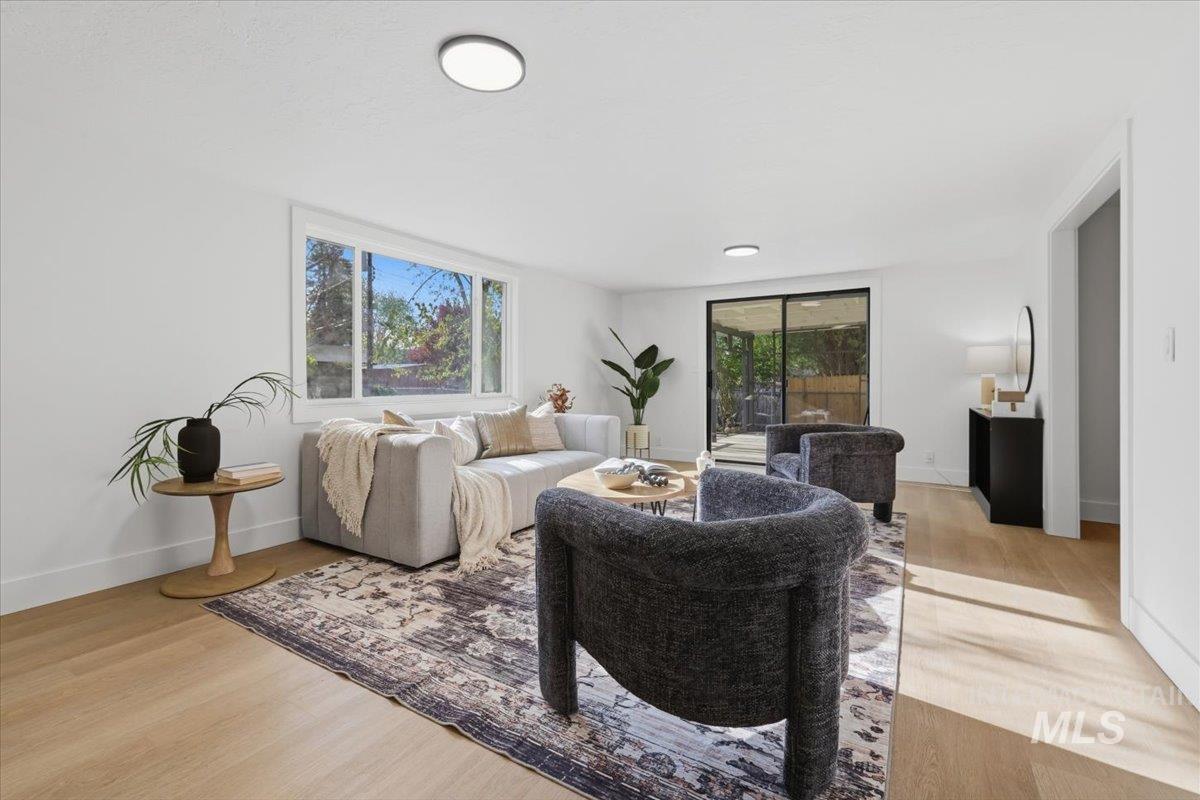 4760 N Maplewood, Boise, Idaho 83703, 4 Bedrooms, 2 Bathrooms, Residential For Sale, Price $524,900,MLS 98982535