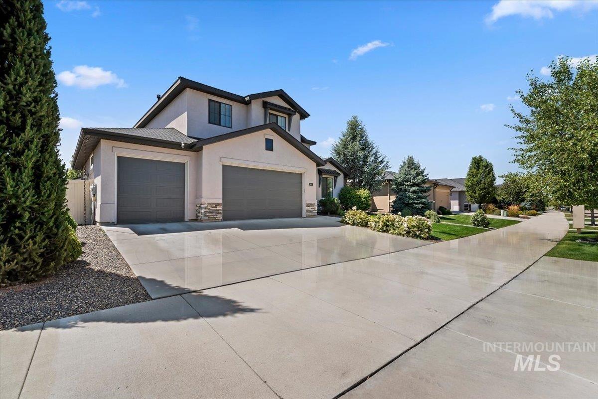 641 E Crest Ridge Dr, Meridian, Idaho 83642, 5 Bedrooms, 3 Bathrooms, Residential For Sale, Price $825,000,MLS 98982539