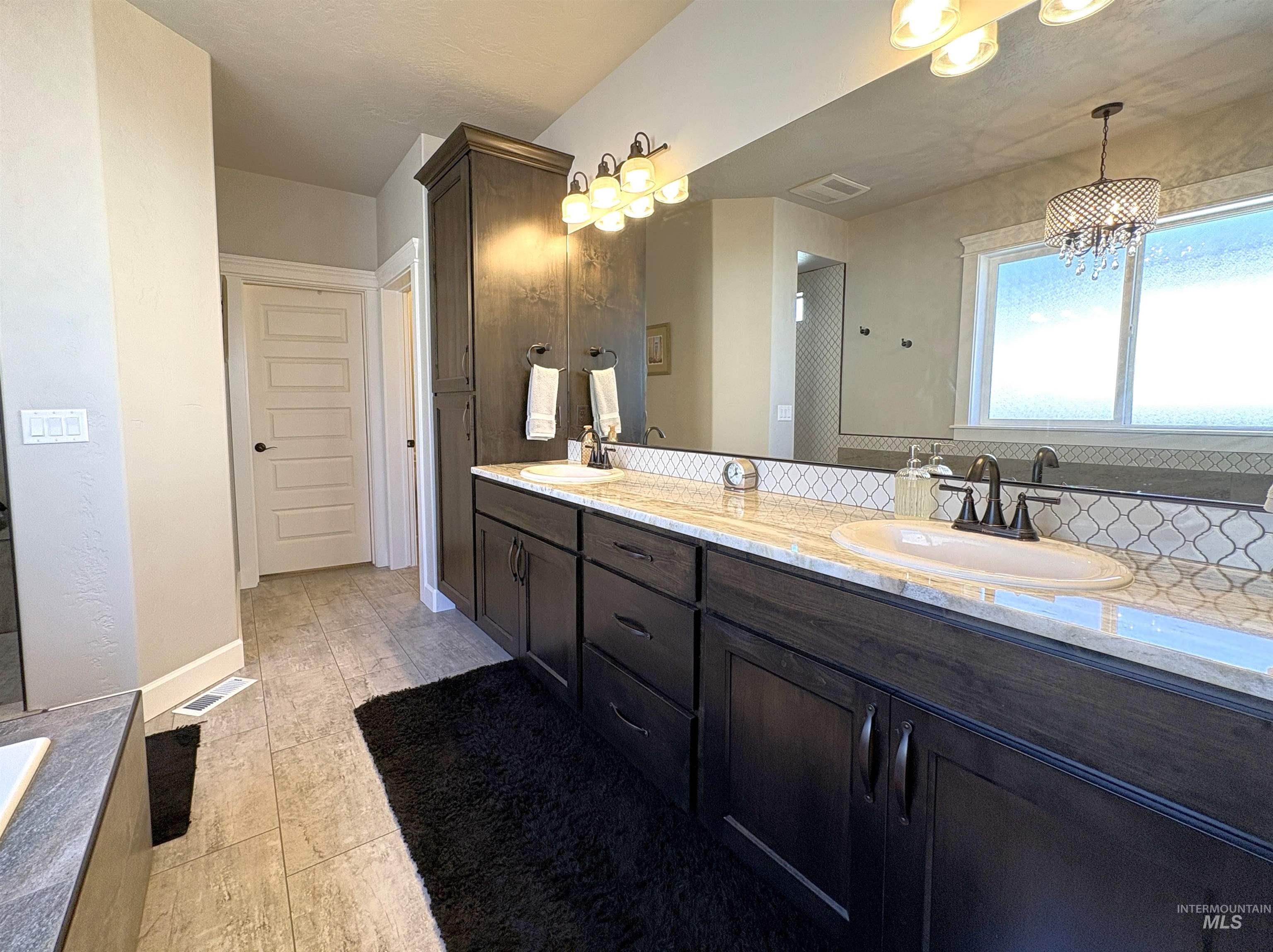641 E Crest Ridge Dr, Meridian, Idaho 83642, 5 Bedrooms, 3 Bathrooms, Residential For Sale, Price $850,000,MLS 98982539
