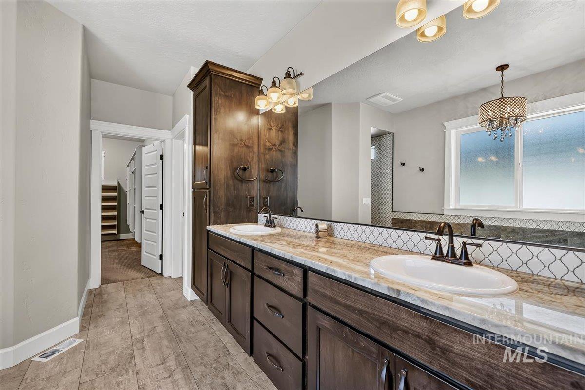 641 E Crest Ridge Dr, Meridian, Idaho 83642, 5 Bedrooms, 3 Bathrooms, Residential For Sale, Price $825,000,MLS 98982539