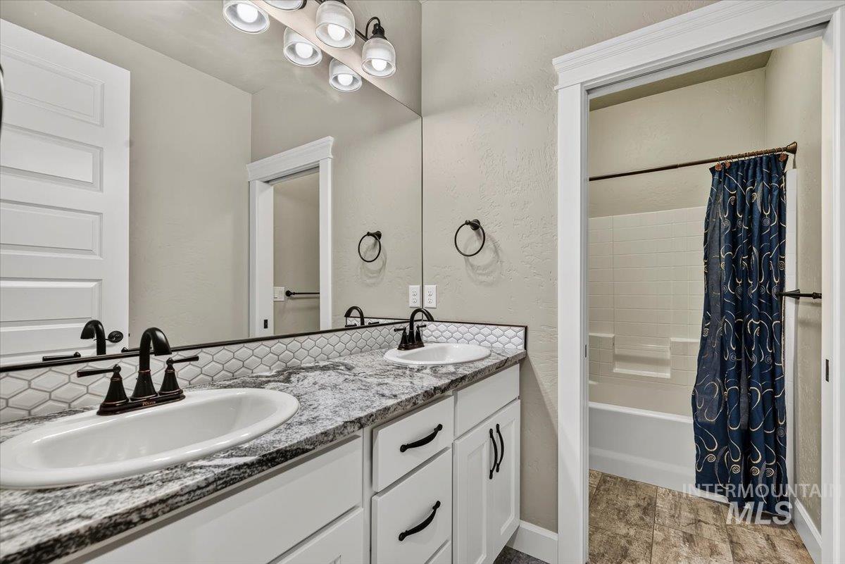 641 E Crest Ridge Dr, Meridian, Idaho 83642, 5 Bedrooms, 3 Bathrooms, Residential For Sale, Price $825,000,MLS 98982539