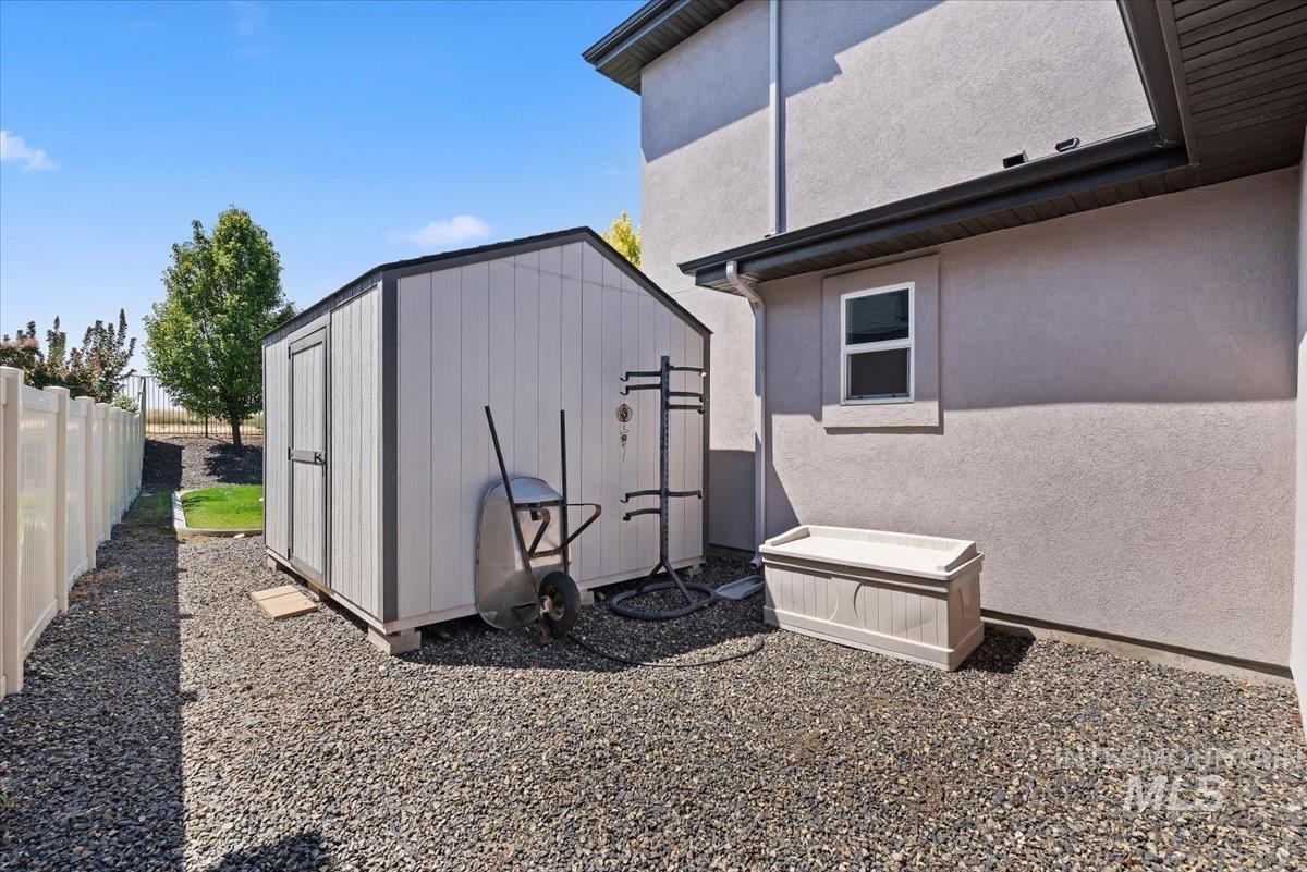 641 E Crest Ridge Dr, Meridian, Idaho 83642, 5 Bedrooms, 3 Bathrooms, Residential For Sale, Price $825,000,MLS 98982539
