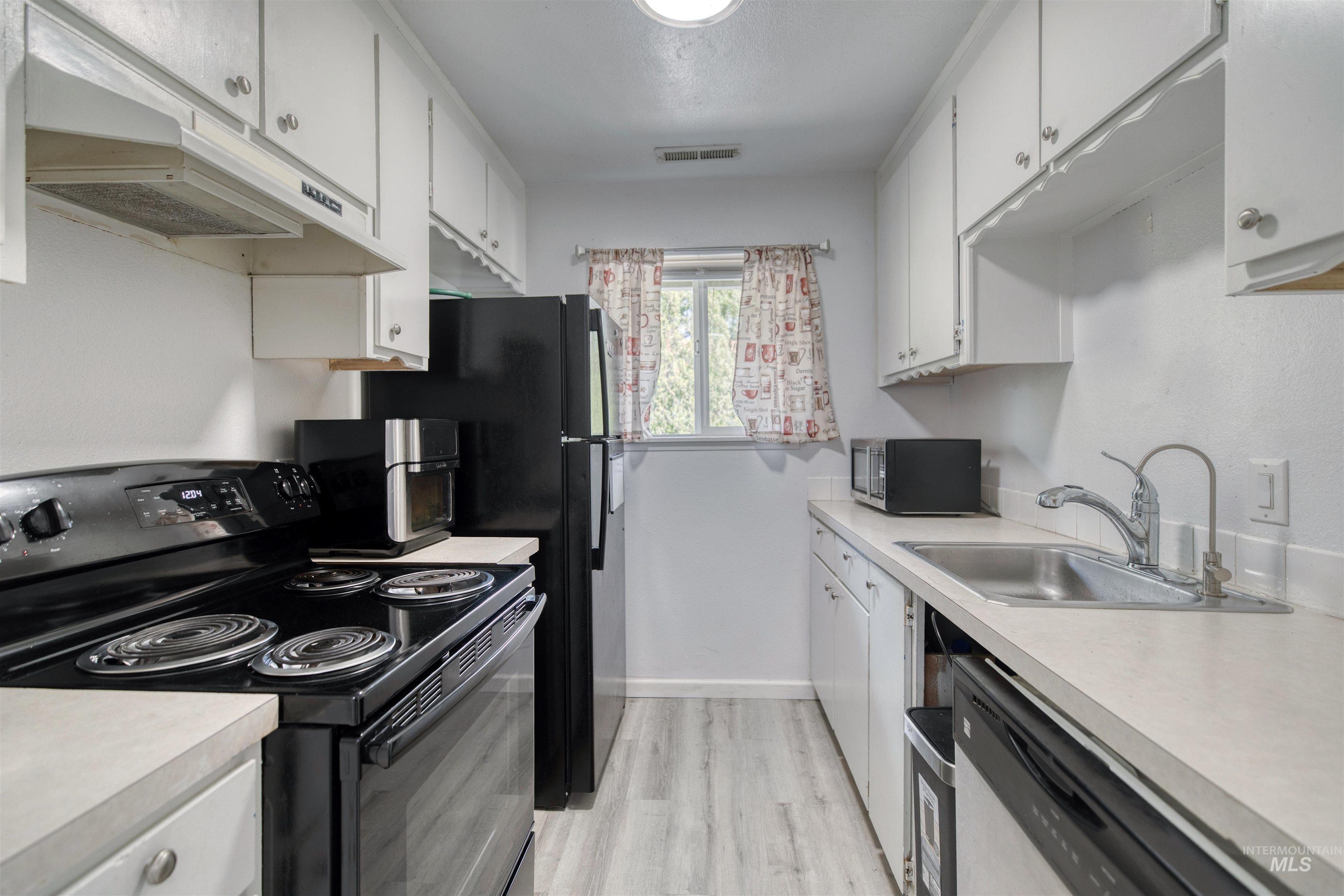 5268 W Kootenai St., Boise, Idaho 83705, 2 Bedrooms, 1 Bathroom, Residential For Sale, Price $274,900, 98982540