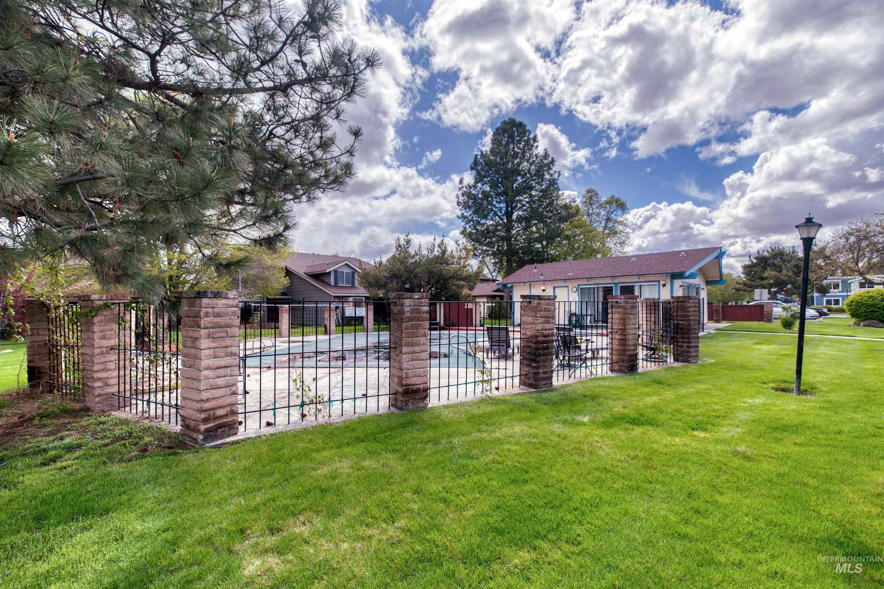 5268 W Kootenai St., Boise, Idaho 83705, 2 Bedrooms, 1 Bathroom, Residential For Sale, Price $274,900, 98982540