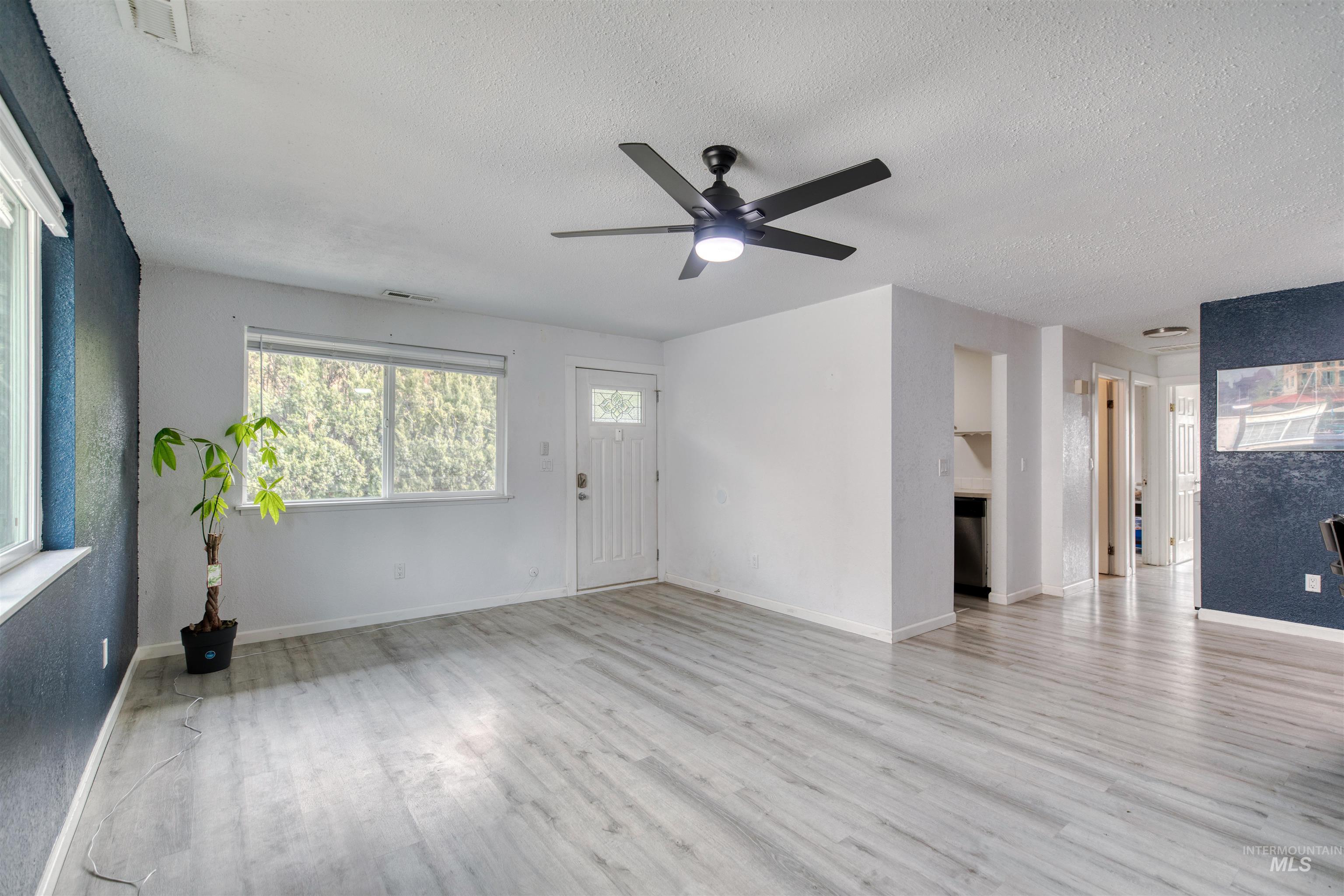 5268 W Kootenai St., Boise, Idaho 83705, 2 Bedrooms, 1 Bathroom, Residential For Sale, Price $274,900, 98982540