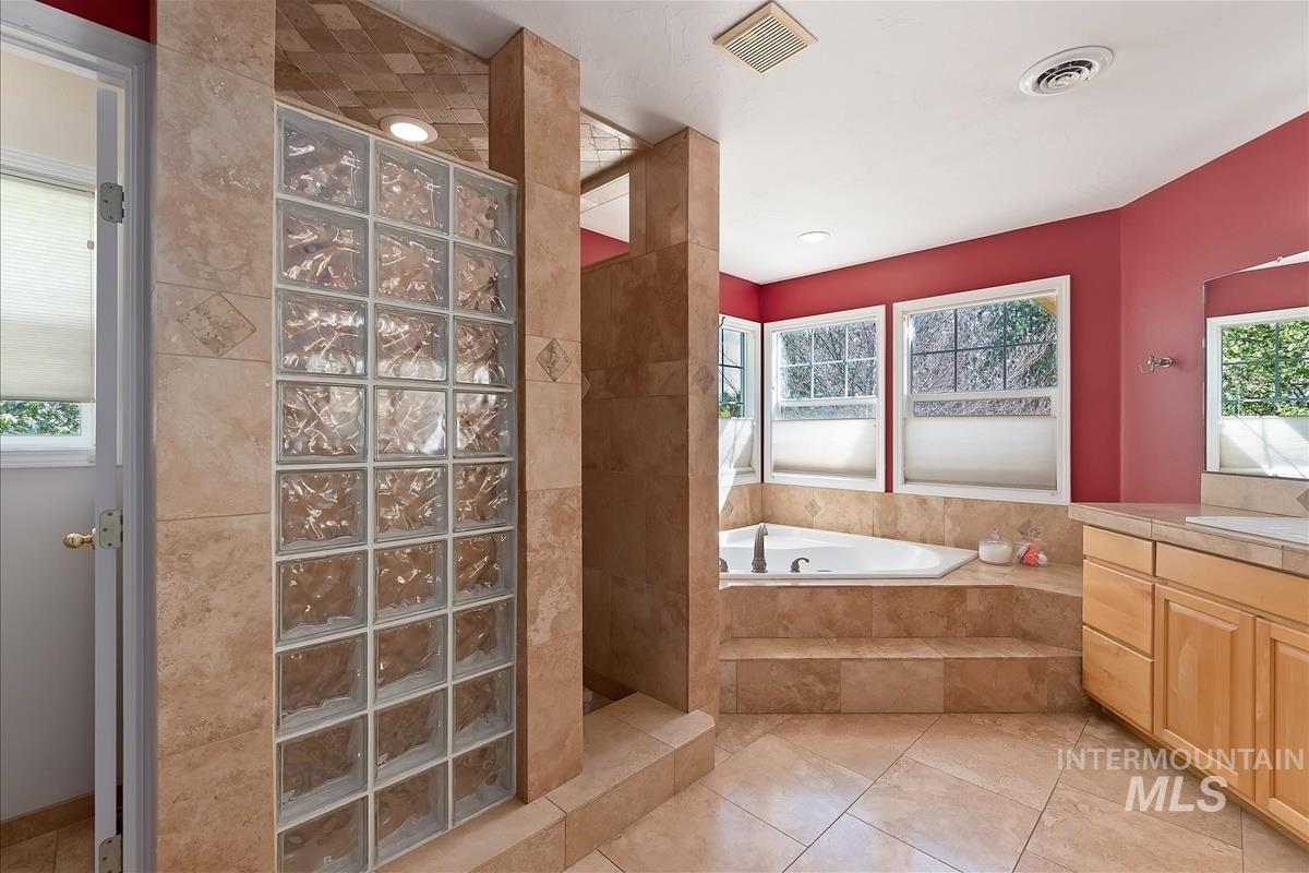 2063 N Parkforest Way, Eagle, Idaho 83616, 7 Bedrooms, 4.5 Bathrooms, Residential For Sale, Price $1,249,000, 98982545