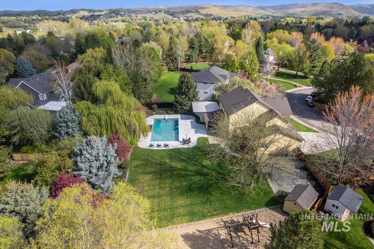 2063 N Parkforest Way, Eagle, Idaho 83616, 7 Bedrooms, 4.5 Bathrooms, Residential For Sale, Price $1,249,000, 98982545