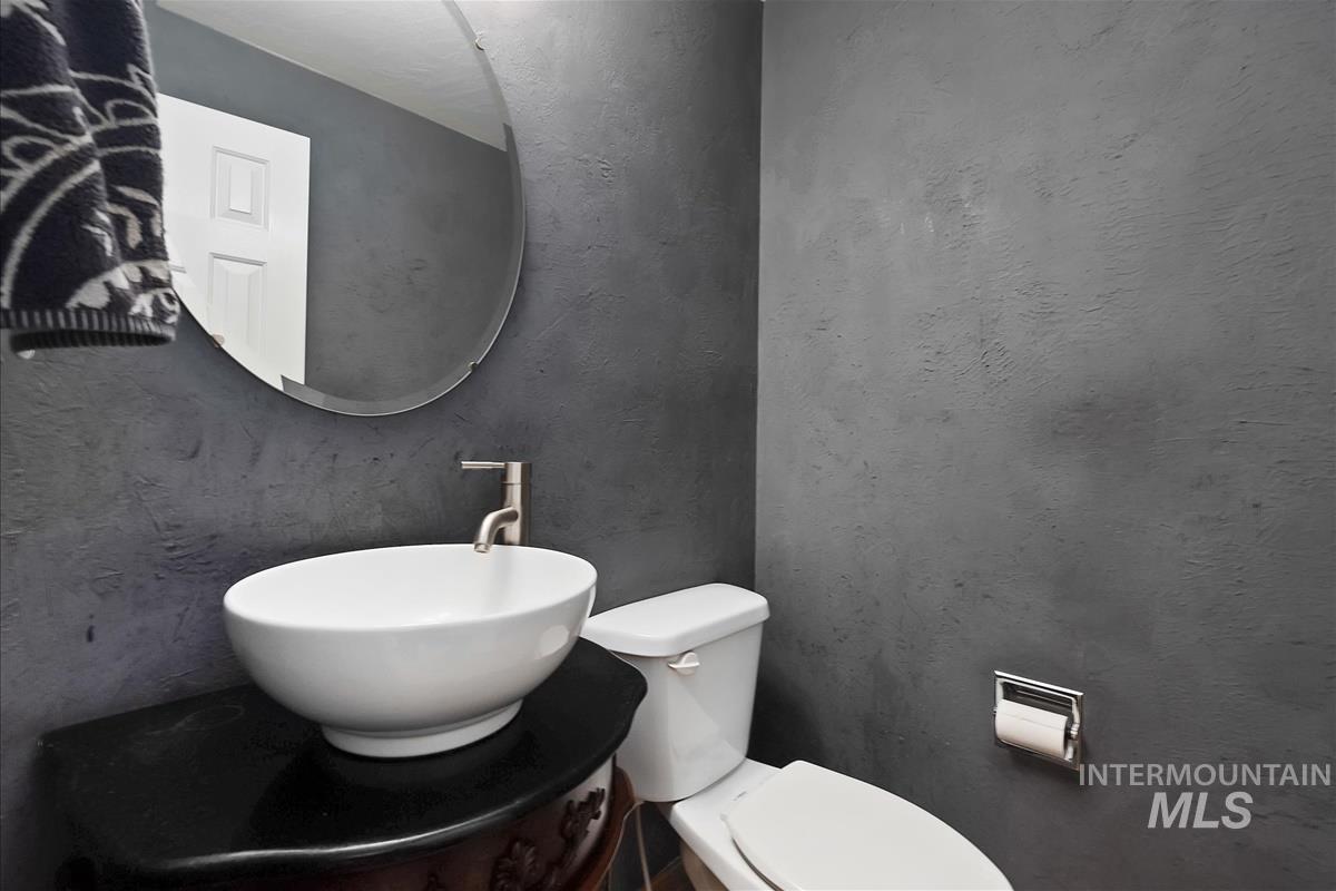 2063 N Parkforest Way, Eagle, Idaho 83616, 7 Bedrooms, 4.5 Bathrooms, Residential For Sale, Price $1,249,000, 98982545