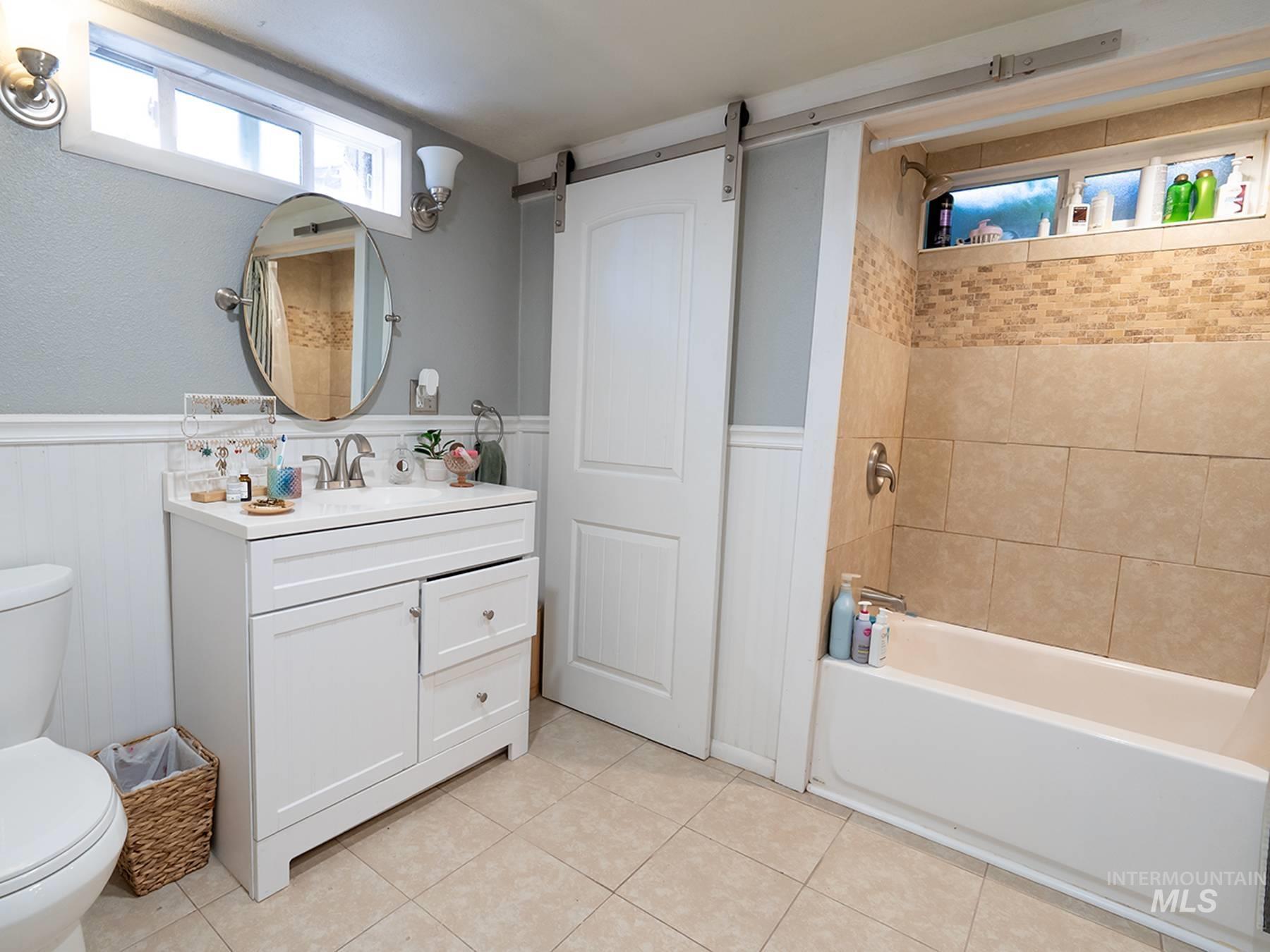 976 Desert View Dr., Twin Falls, Idaho 83301, 4 Bedrooms, 3 Bathrooms, Residential For Sale, Price $449,000,MLS 98982546