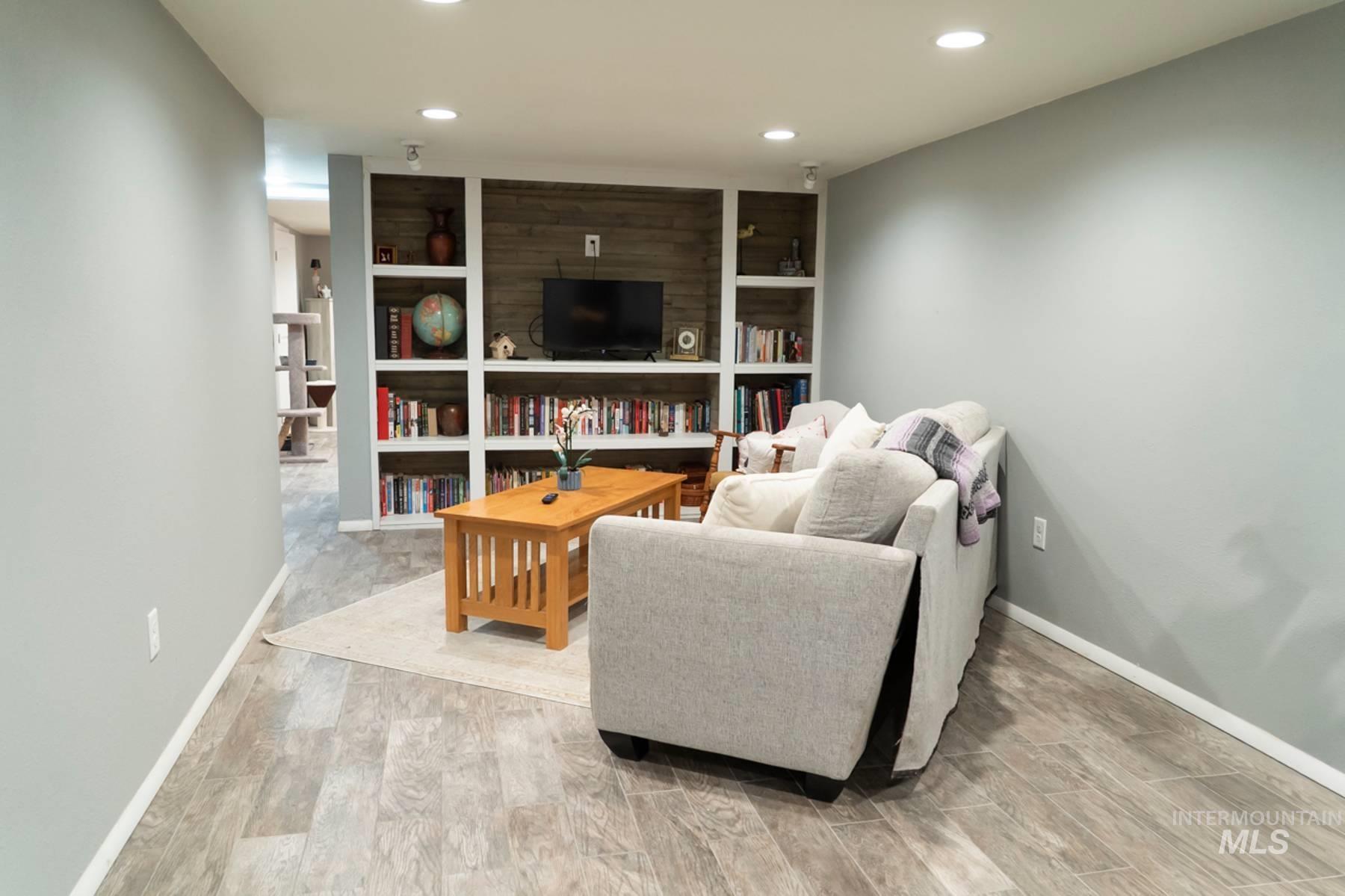 976 Desert View Dr., Twin Falls, Idaho 83301, 4 Bedrooms, 3 Bathrooms, Residential For Sale, Price $449,000,MLS 98982546