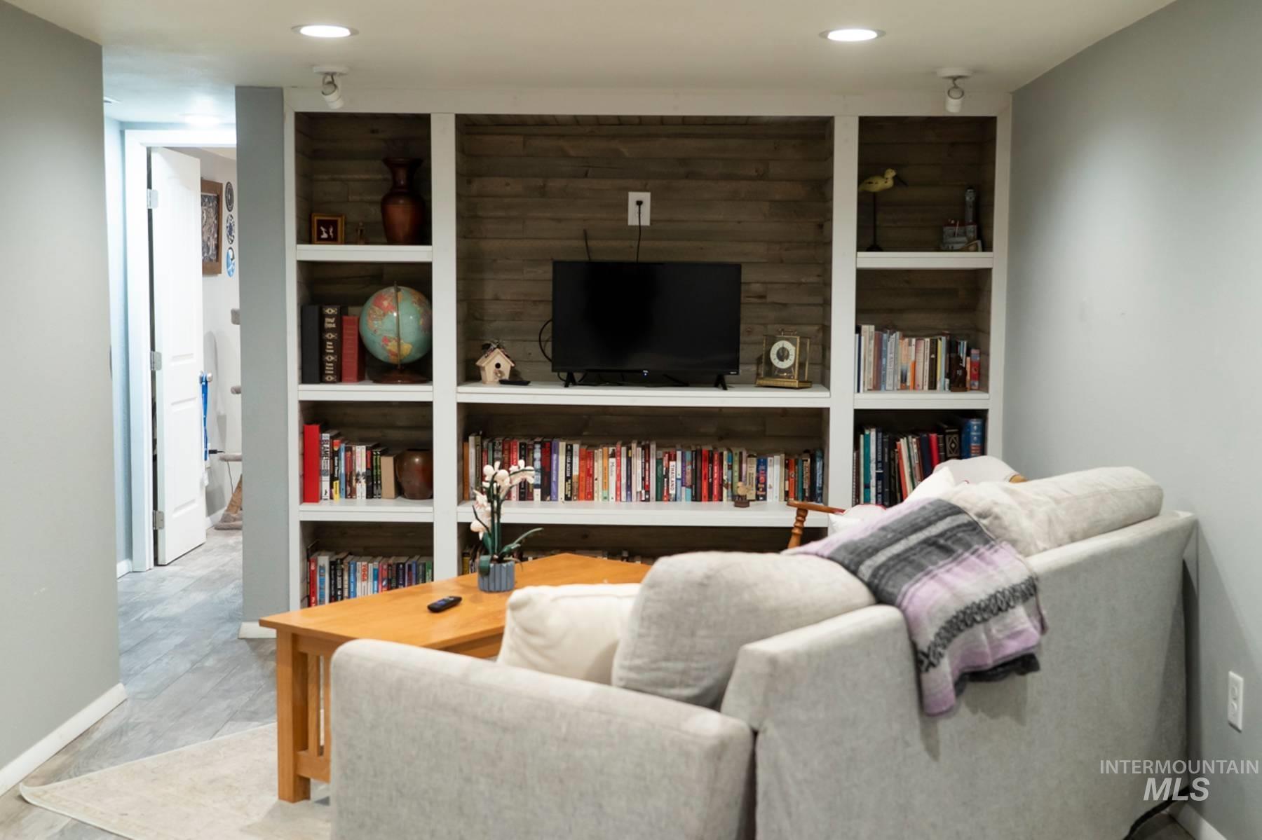 976 Desert View Dr., Twin Falls, Idaho 83301, 4 Bedrooms, 3 Bathrooms, Residential For Sale, Price $449,000,MLS 98982546