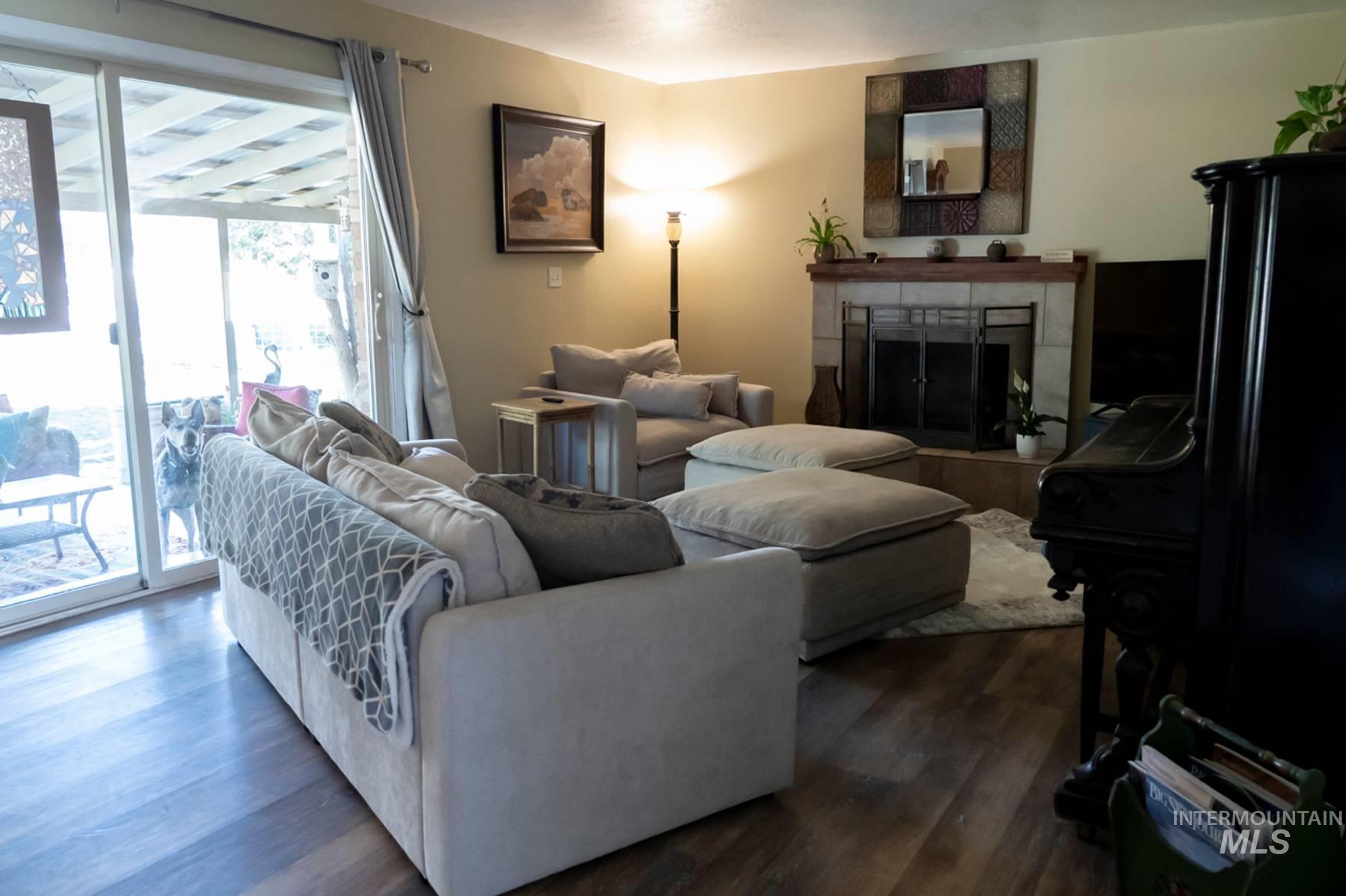 976 Desert View Dr., Twin Falls, Idaho 83301, 4 Bedrooms, 3 Bathrooms, Residential For Sale, Price $449,000,MLS 98982546