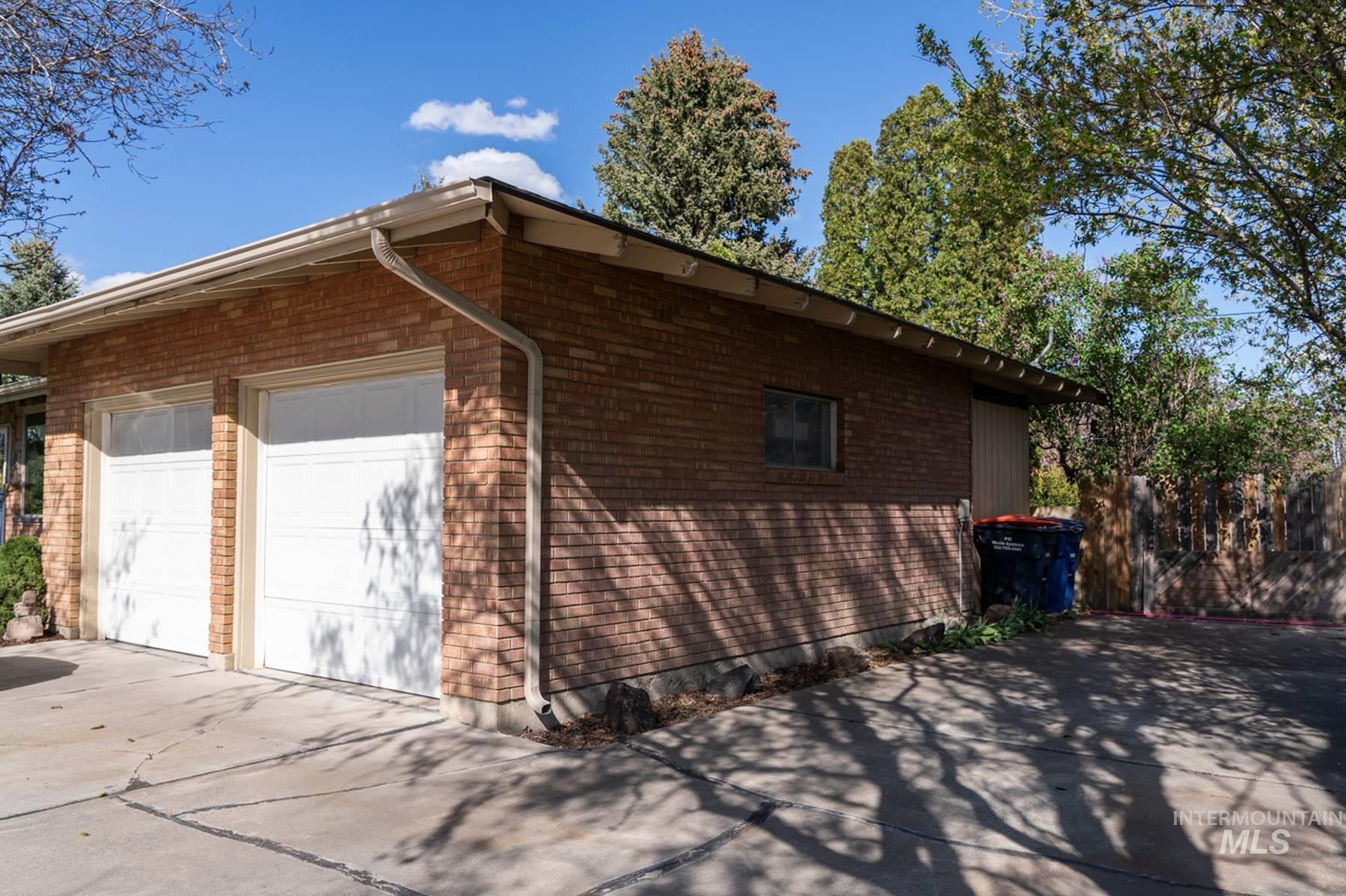 976 Desert View Dr., Twin Falls, Idaho 83301, 4 Bedrooms, 3 Bathrooms, Residential For Sale, Price $449,000,MLS 98982546