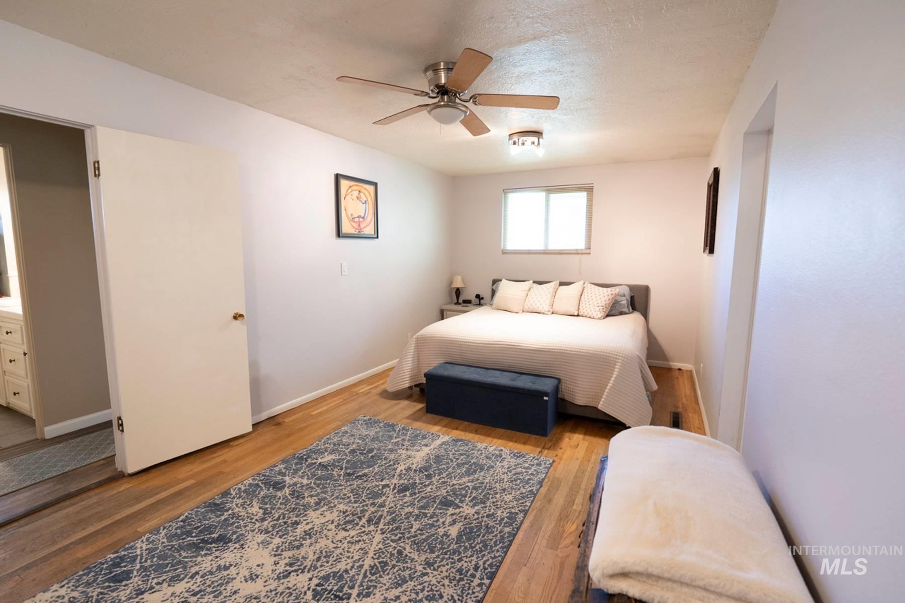 976 Desert View Dr., Twin Falls, Idaho 83301, 4 Bedrooms, 3 Bathrooms, Residential For Sale, Price $449,000,MLS 98982546