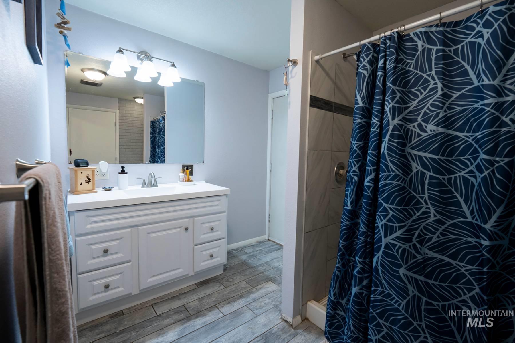 976 Desert View Dr., Twin Falls, Idaho 83301, 4 Bedrooms, 3 Bathrooms, Residential For Sale, Price $449,000,MLS 98982546