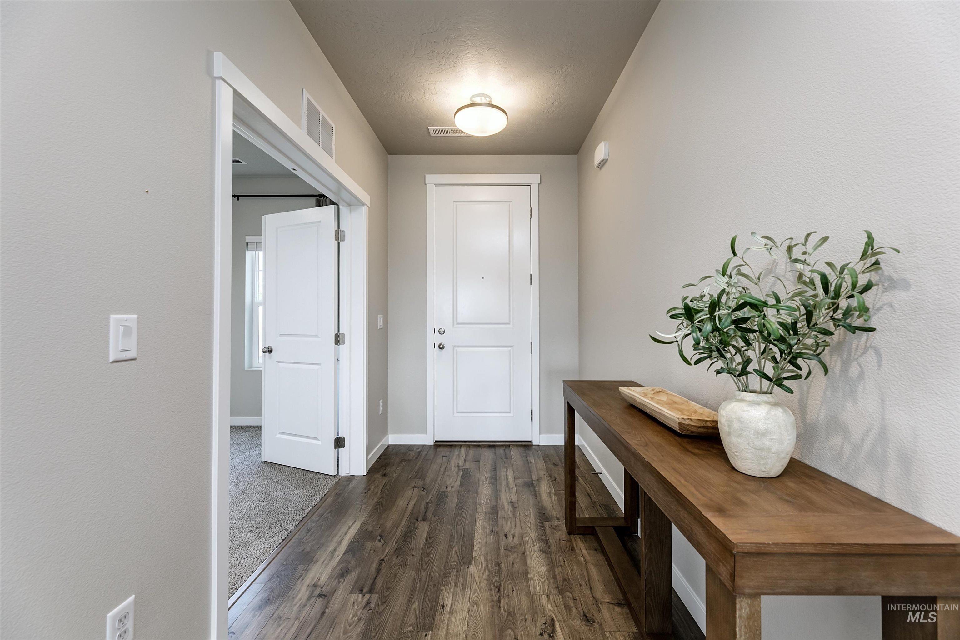 10385 W Mauve Clover Lane, Star, Idaho 83669, 4 Bedrooms, 2.5 Bathrooms, Residential For Sale, Price $569,500,MLS 98982547