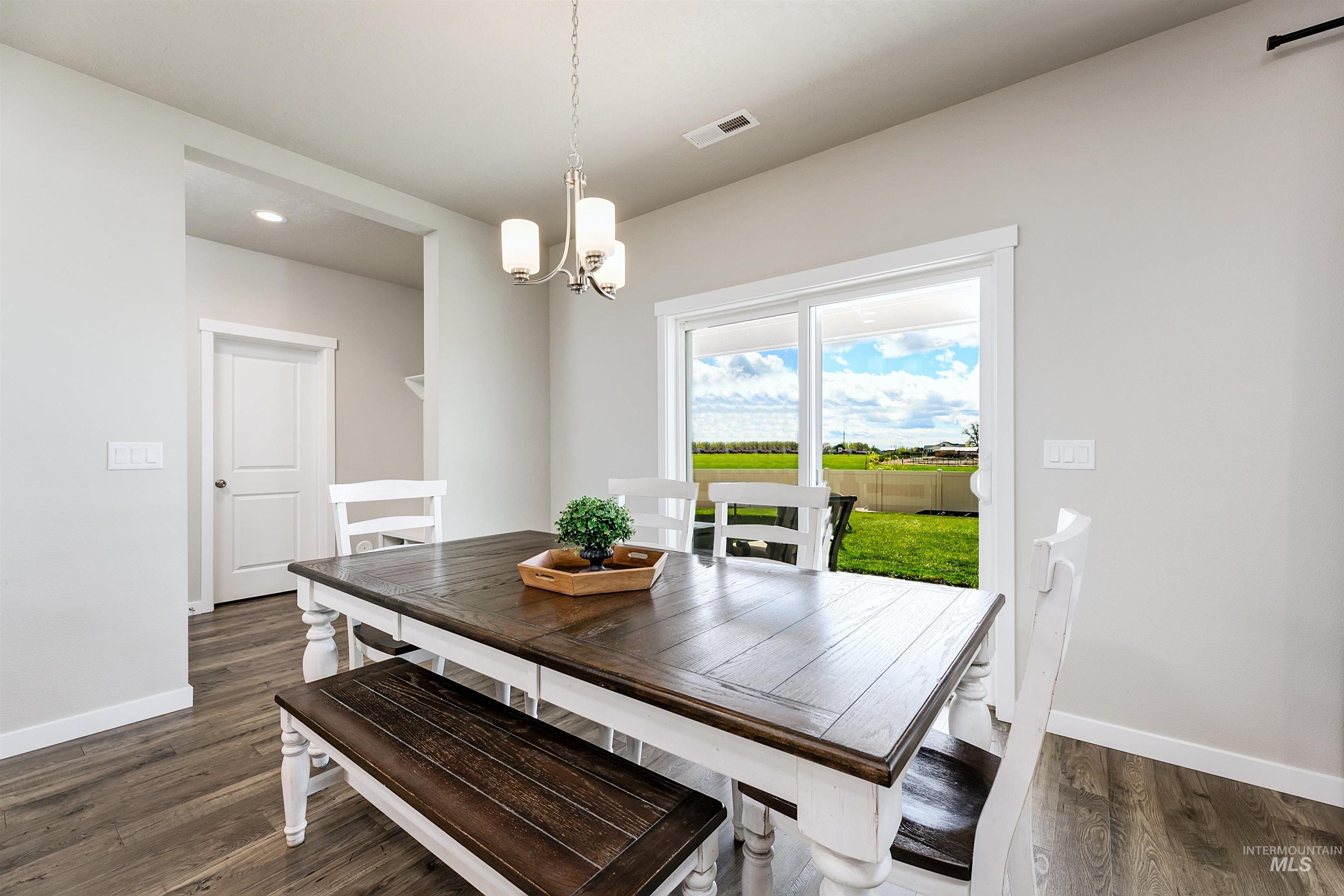 10385 W Mauve Clover Lane, Star, Idaho 83669, 4 Bedrooms, 2.5 Bathrooms, Residential For Sale, Price $569,500,MLS 98982547