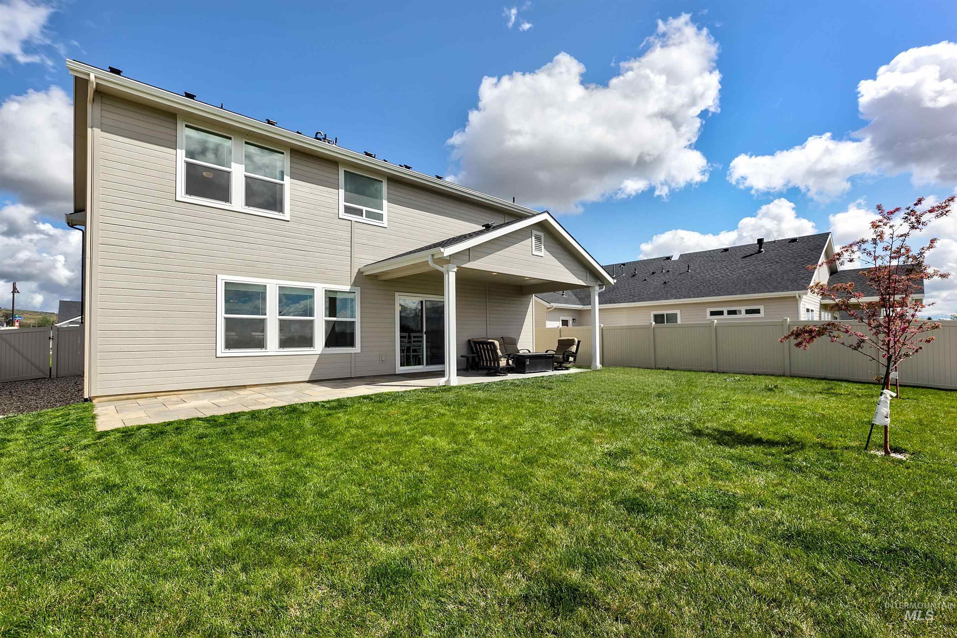10385 W Mauve Clover Lane, Star, Idaho 83669, 4 Bedrooms, 2.5 Bathrooms, Residential For Sale, Price $569,500,MLS 98982547
