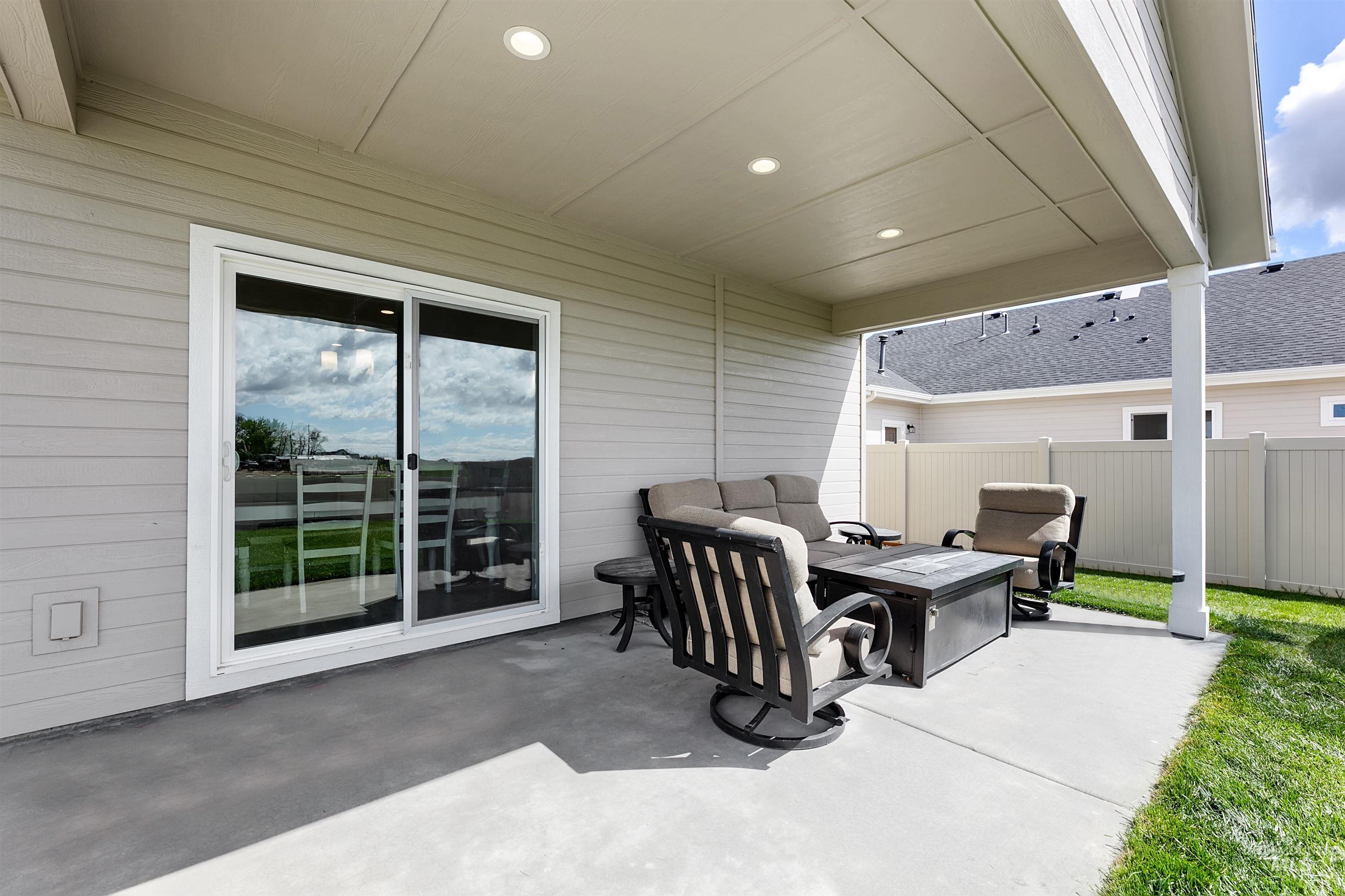 10385 W Mauve Clover Lane, Star, Idaho 83669, 4 Bedrooms, 2.5 Bathrooms, Residential For Sale, Price $569,500,MLS 98982547