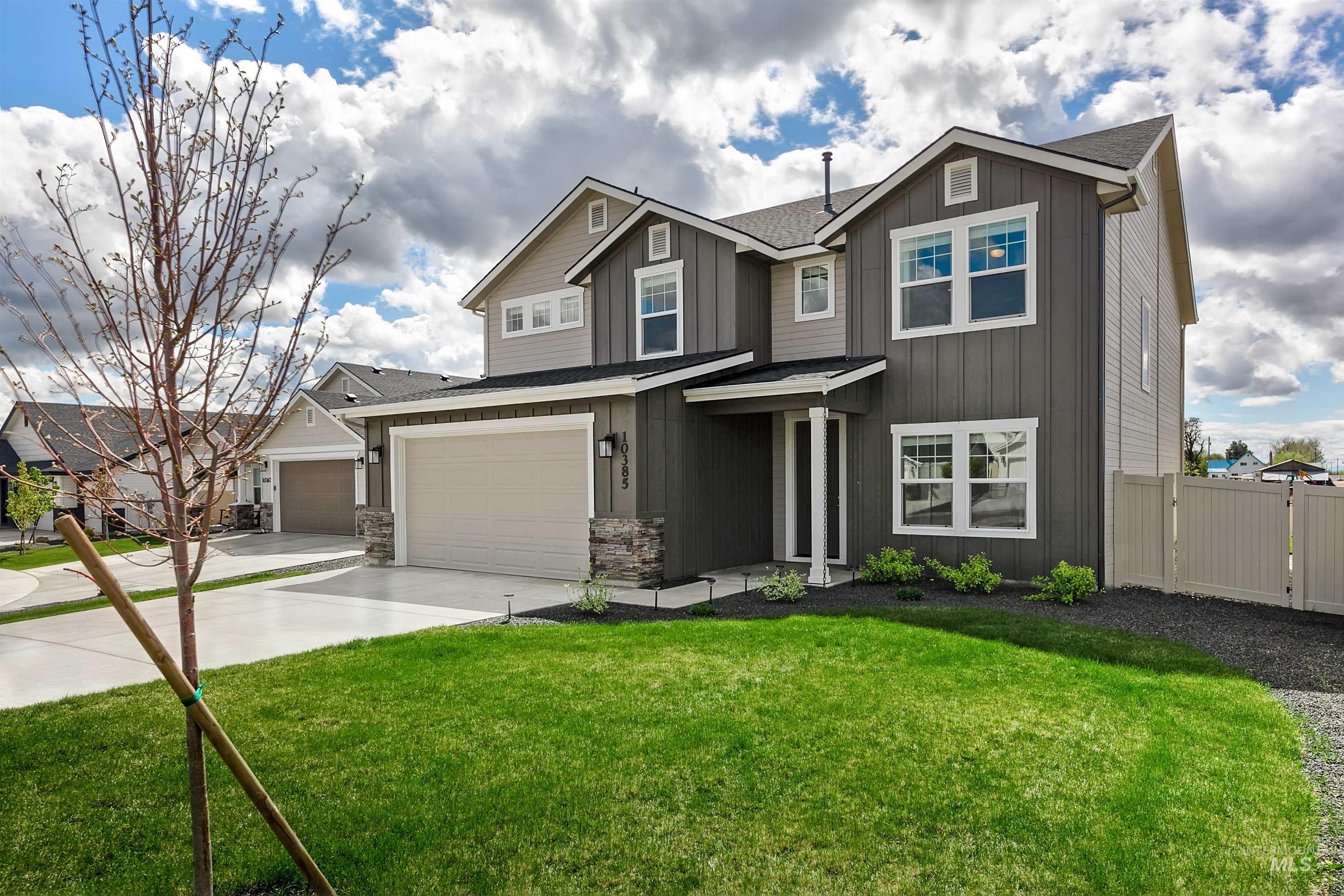 10385 W Mauve Clover Lane, Star, Idaho 83669, 4 Bedrooms, 2.5 Bathrooms, Residential For Sale, Price $569,500,MLS 98982547