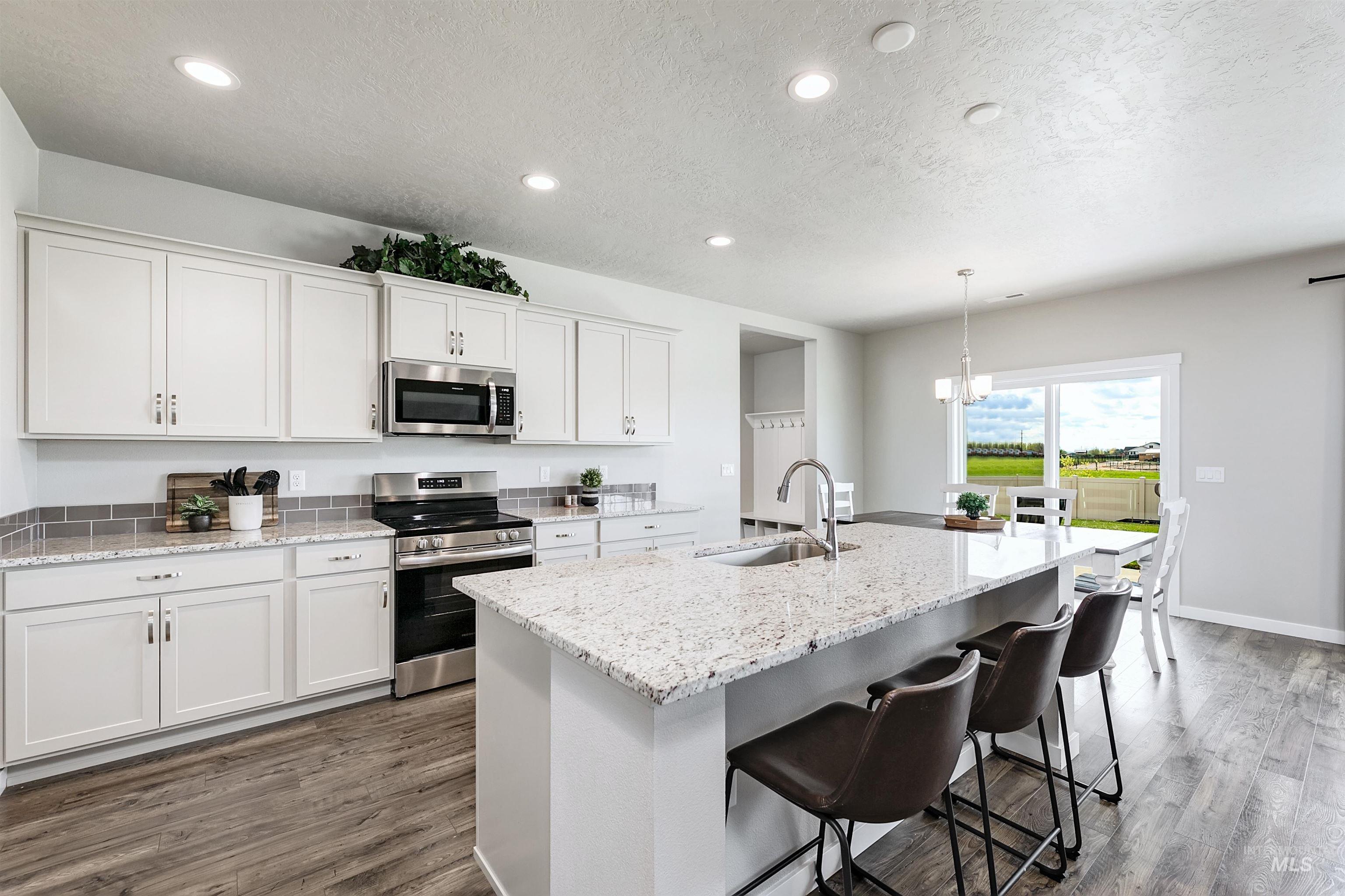 10385 W Mauve Clover Lane, Star, Idaho 83669, 4 Bedrooms, 2.5 Bathrooms, Residential For Sale, Price $569,500,MLS 98982547