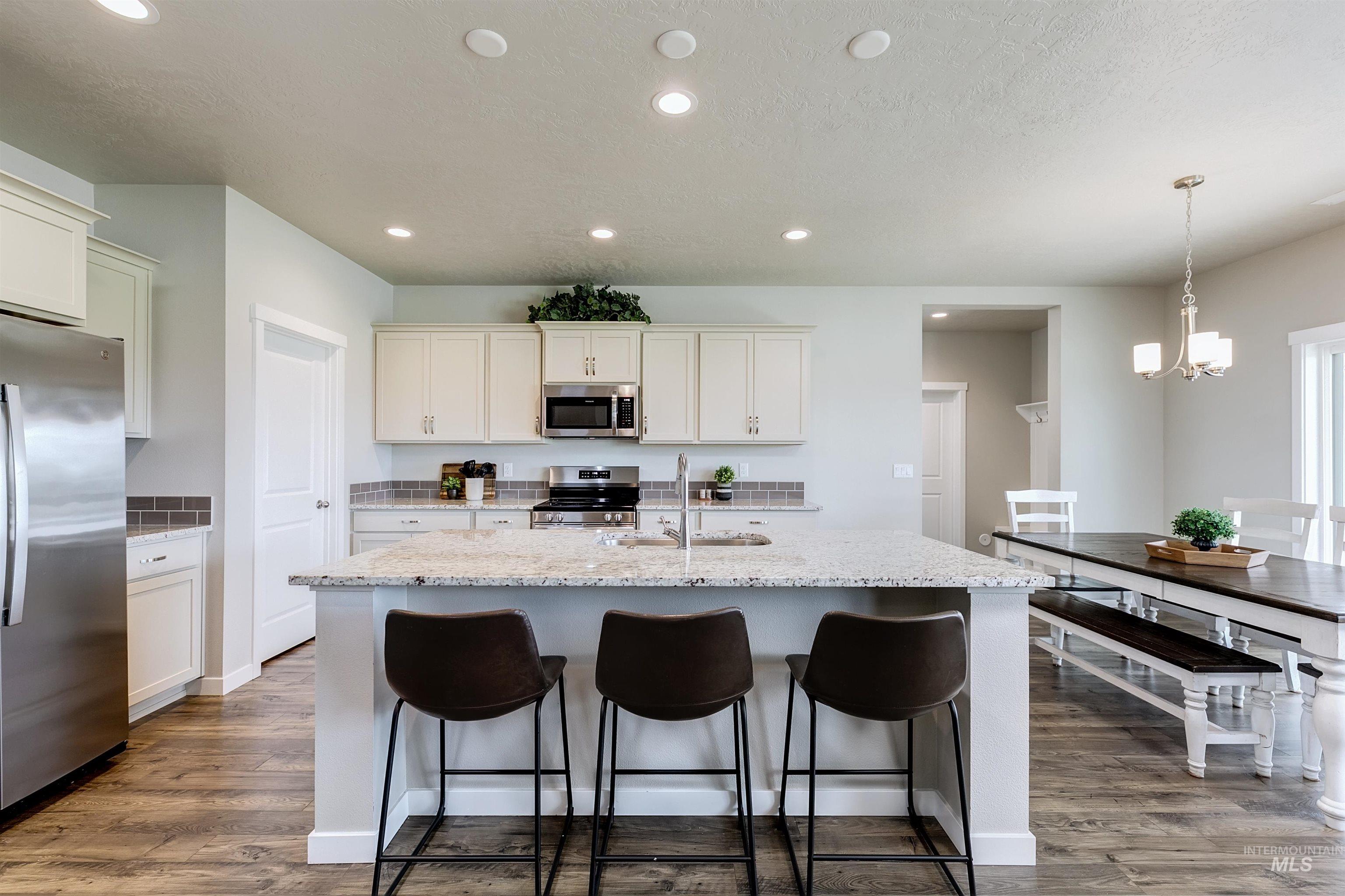 10385 W Mauve Clover Lane, Star, Idaho 83669, 4 Bedrooms, 2.5 Bathrooms, Residential For Sale, Price $569,500,MLS 98982547