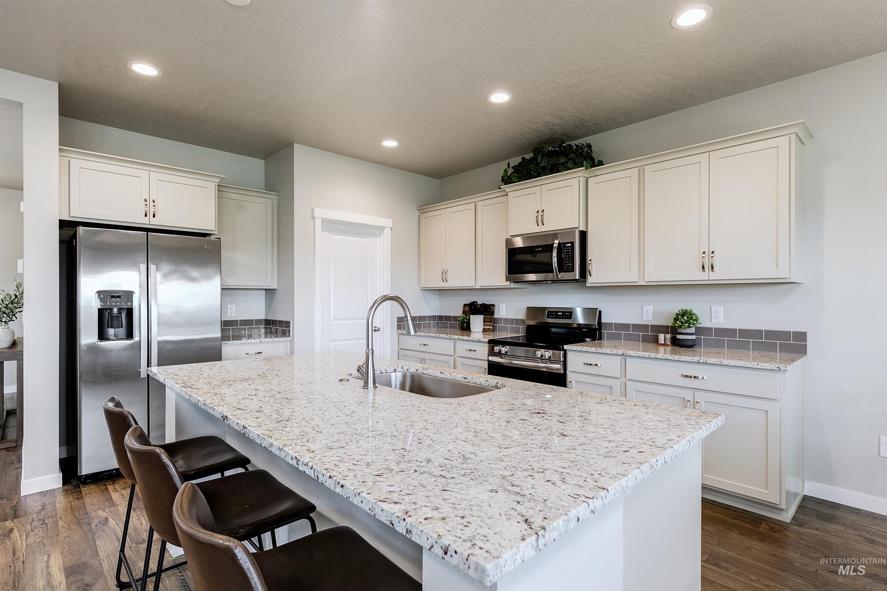 10385 W Mauve Clover Lane, Star, Idaho 83669, 4 Bedrooms, 2.5 Bathrooms, Residential For Sale, Price $569,500,MLS 98982547