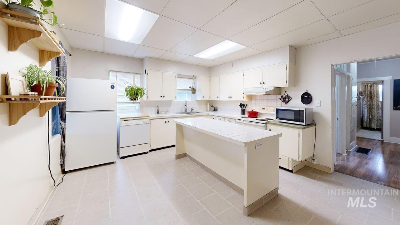 607 Burns Street, Clarkston, Washington 99403, 3 Bedrooms, 1 Bathroom, Residential For Sale, Price $289,900, 98982550