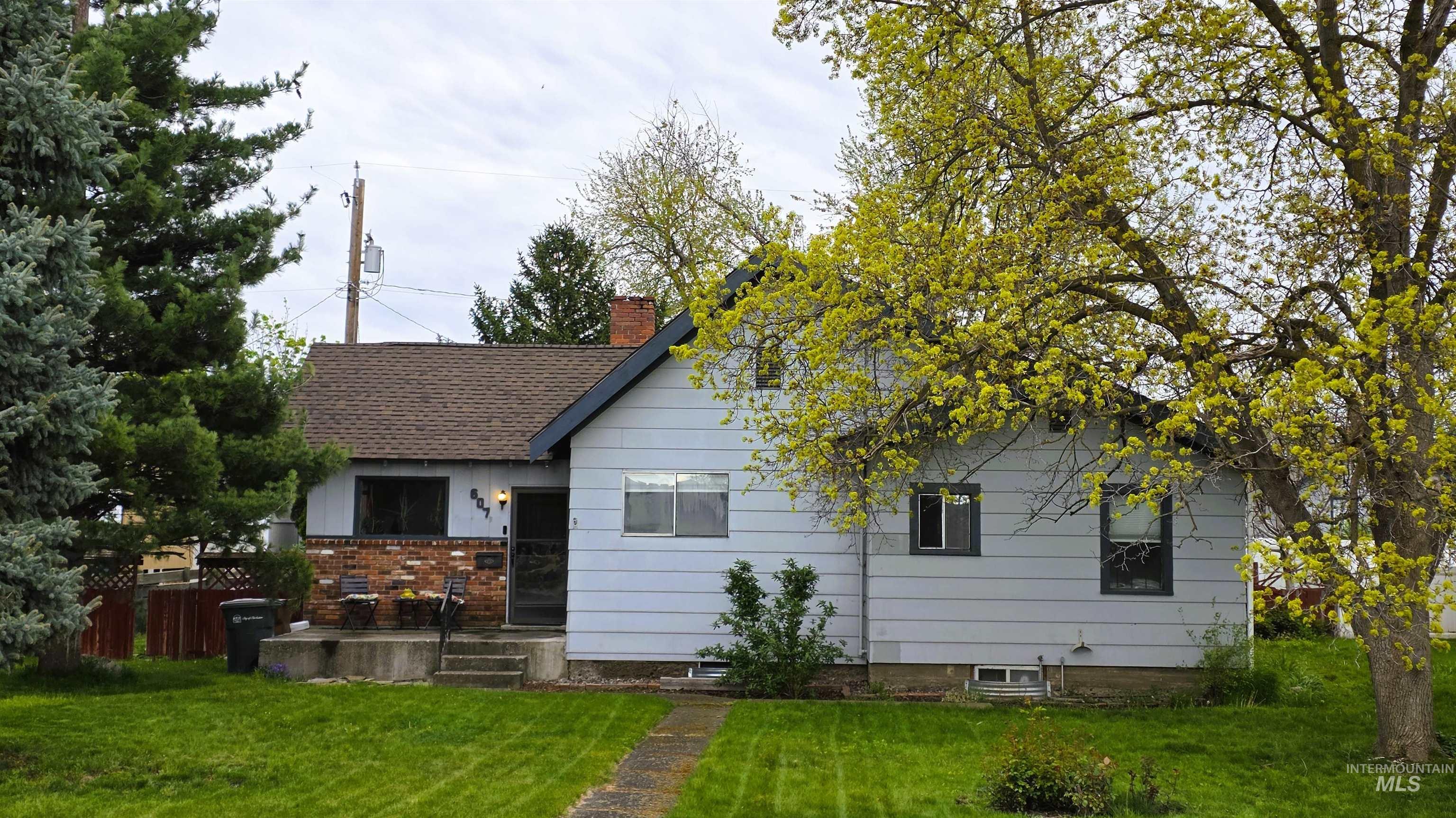 607 Burns Street, Clarkston, Washington 99403, 3 Bedrooms, 1 Bathroom, Residential For Sale, Price $289,900, 98982550