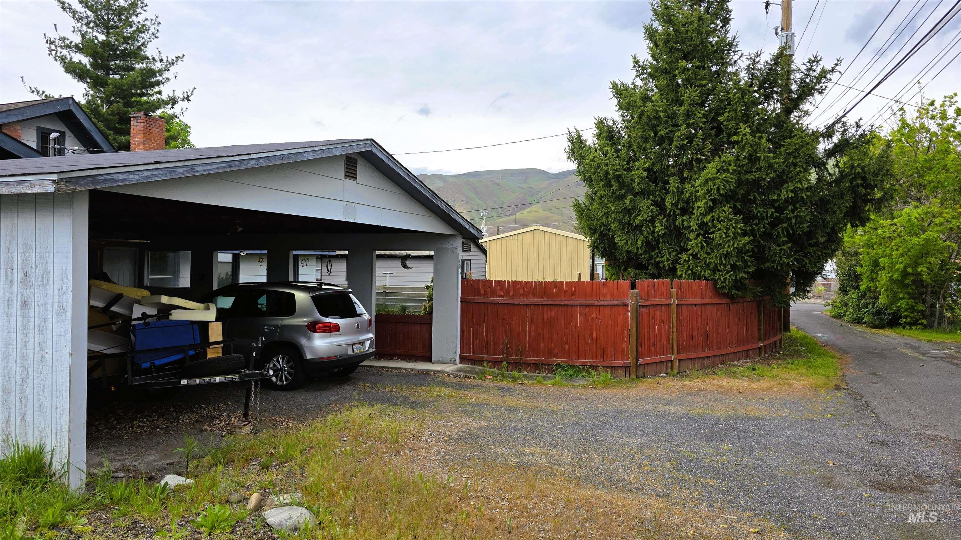 607 Burns Street, Clarkston, Washington 99403, 3 Bedrooms, 1 Bathroom, Residential For Sale, Price $289,900, 98982550