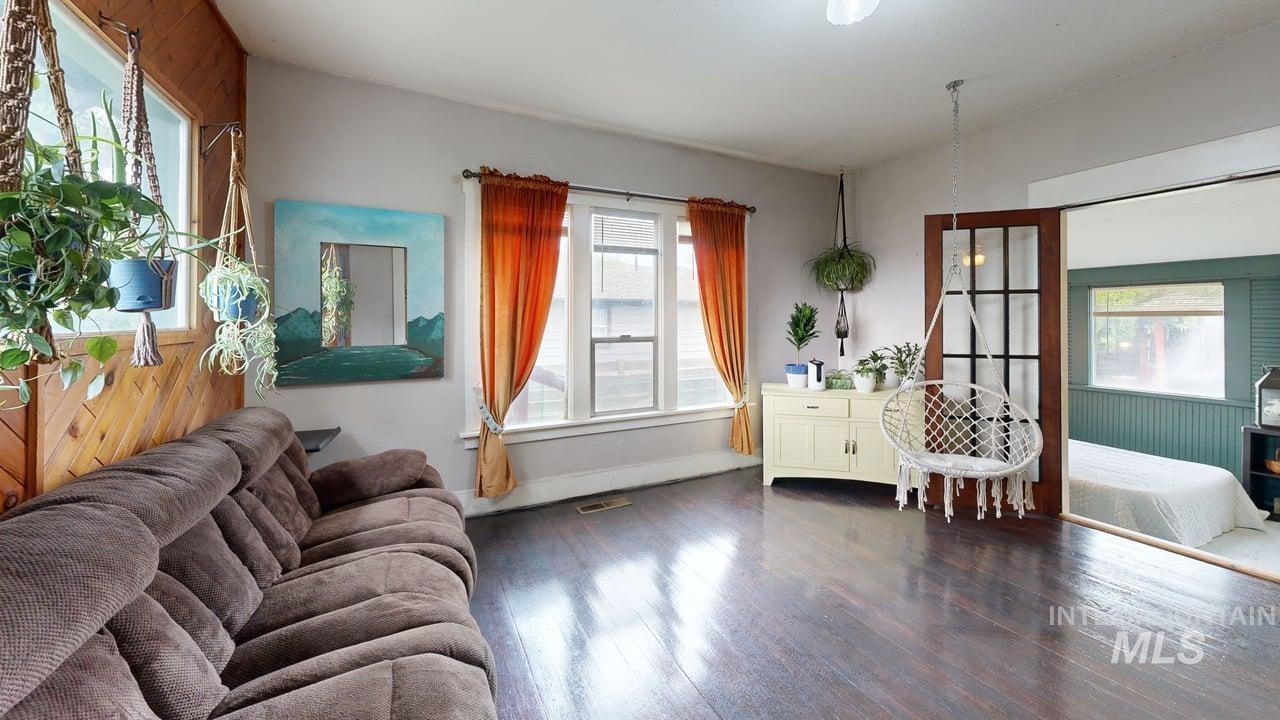 607 Burns Street, Clarkston, Washington 99403, 3 Bedrooms, 1 Bathroom, Residential For Sale, Price $289,900, 98982550