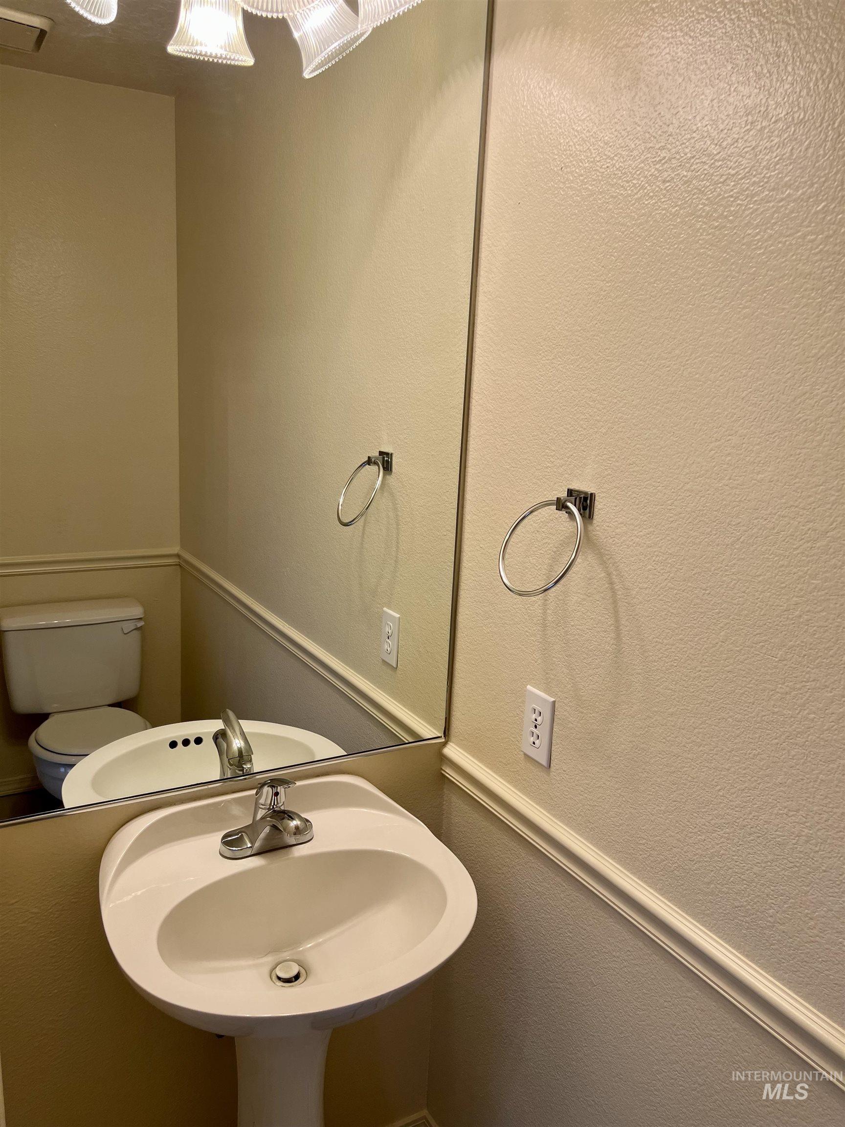 7949 W Holt Ct., Boise, Idaho 83704, 3 Bedrooms, 2.5 Bathrooms, Residential For Sale, Price $355,000, 98982551