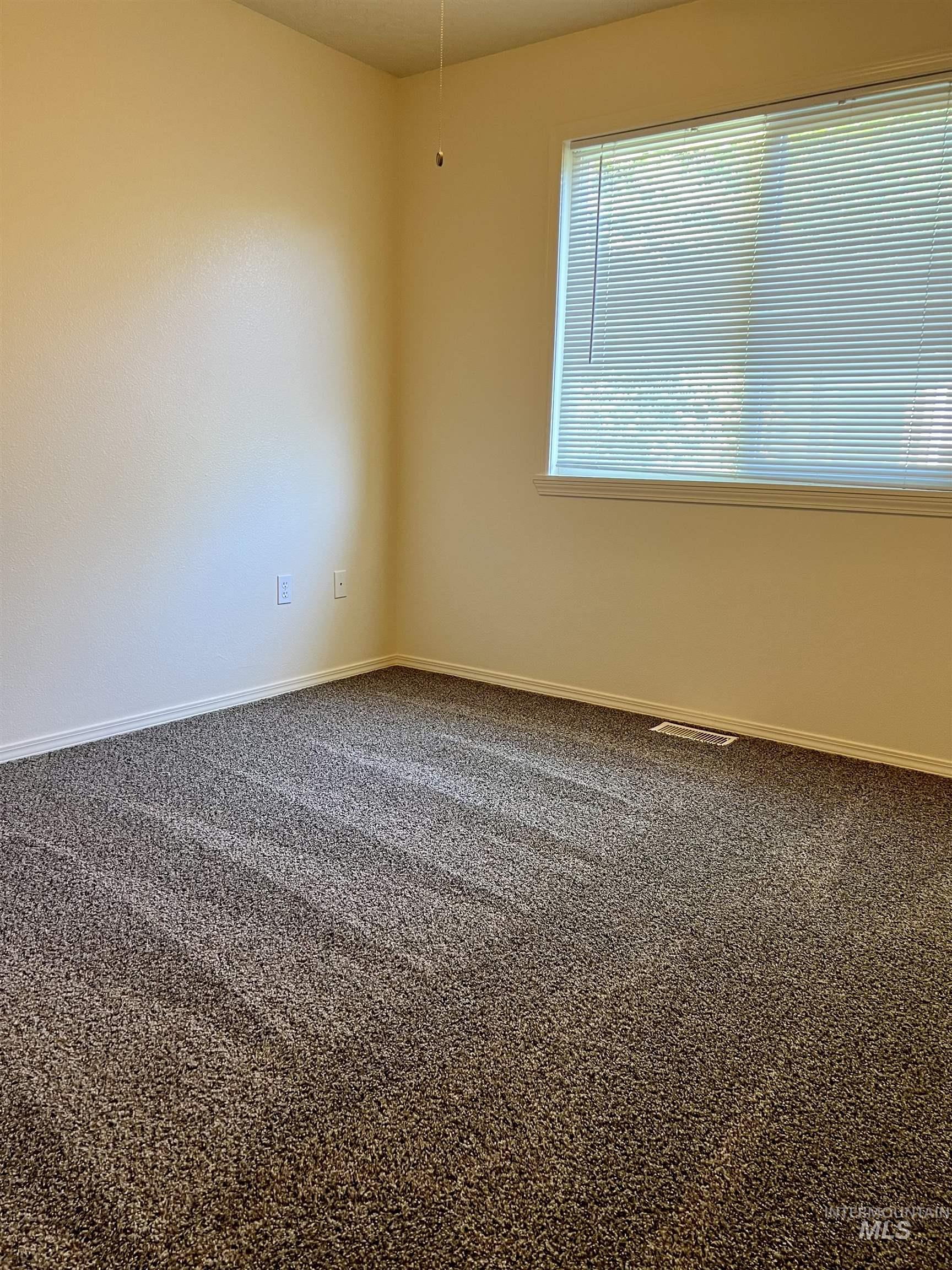 7949 W Holt Ct., Boise, Idaho 83704, 3 Bedrooms, 2.5 Bathrooms, Residential For Sale, Price $355,000, 98982551