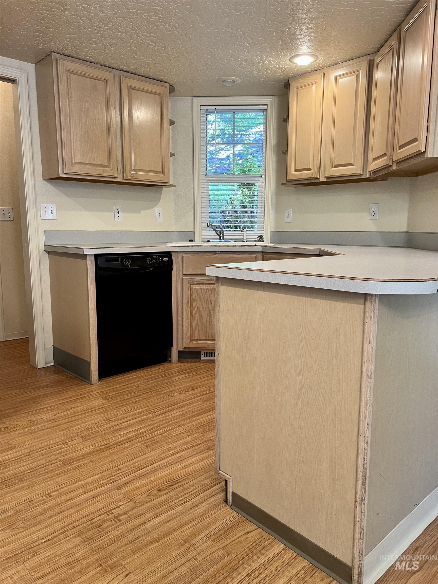 7949 W Holt Ct., Boise, Idaho 83704, 3 Bedrooms, 2.5 Bathrooms, Residential For Sale, Price $355,000, 98982551