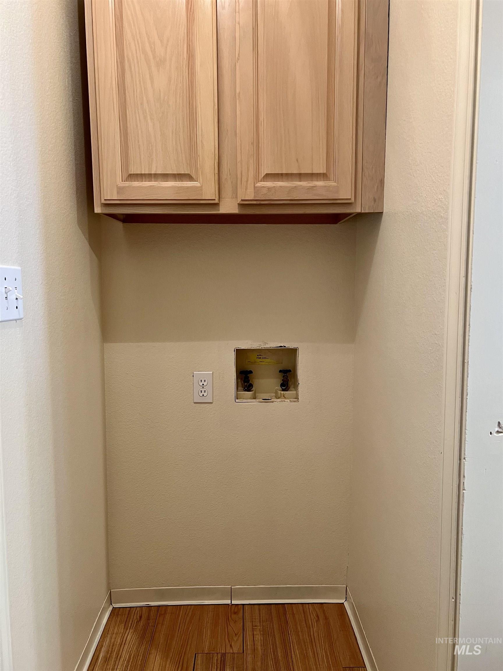 7949 W Holt Ct., Boise, Idaho 83704, 3 Bedrooms, 2.5 Bathrooms, Residential For Sale, Price $355,000, 98982551