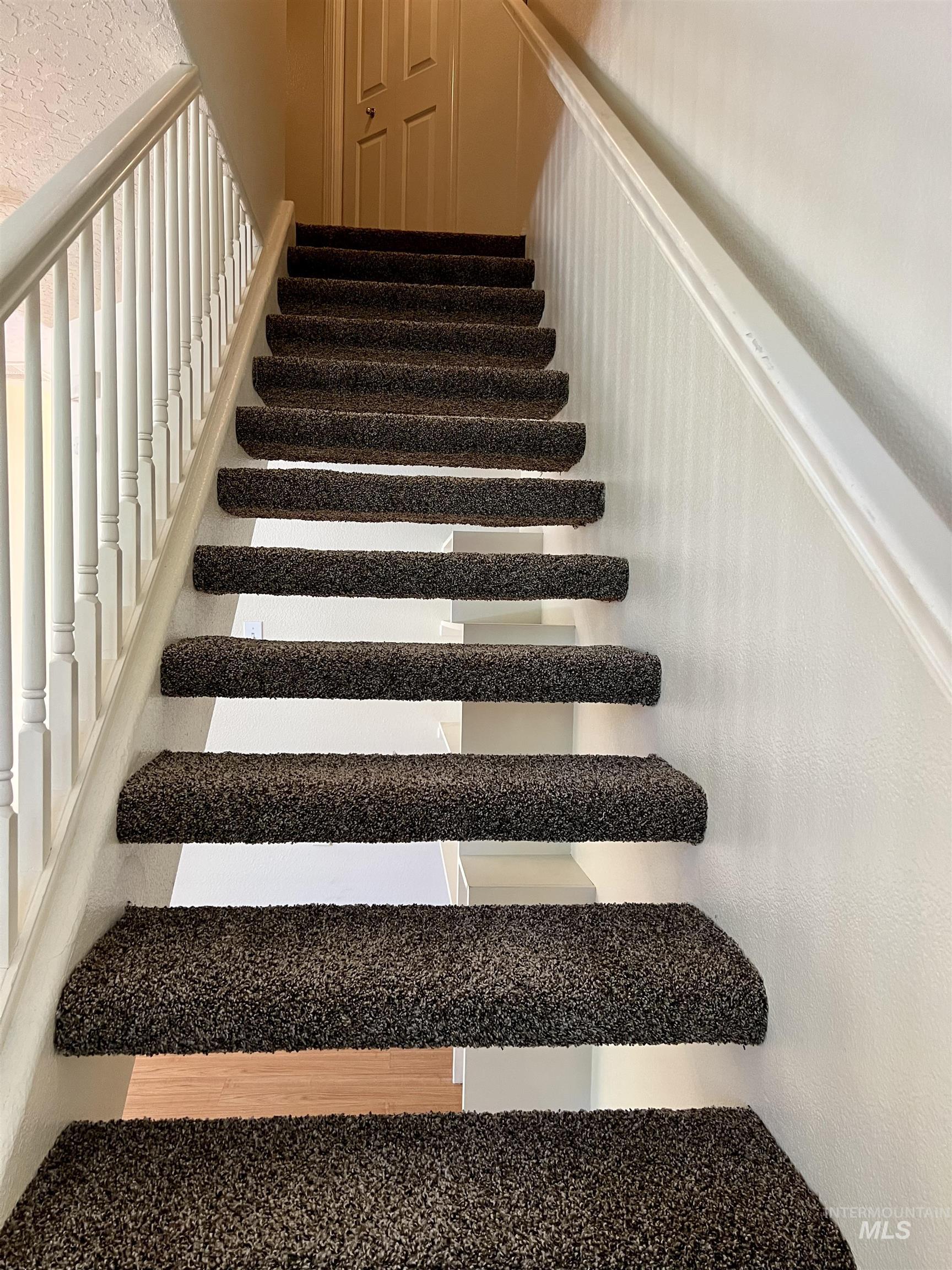 7949 W Holt Ct., Boise, Idaho 83704, 3 Bedrooms, 2.5 Bathrooms, Residential For Sale, Price $355,000, 98982551