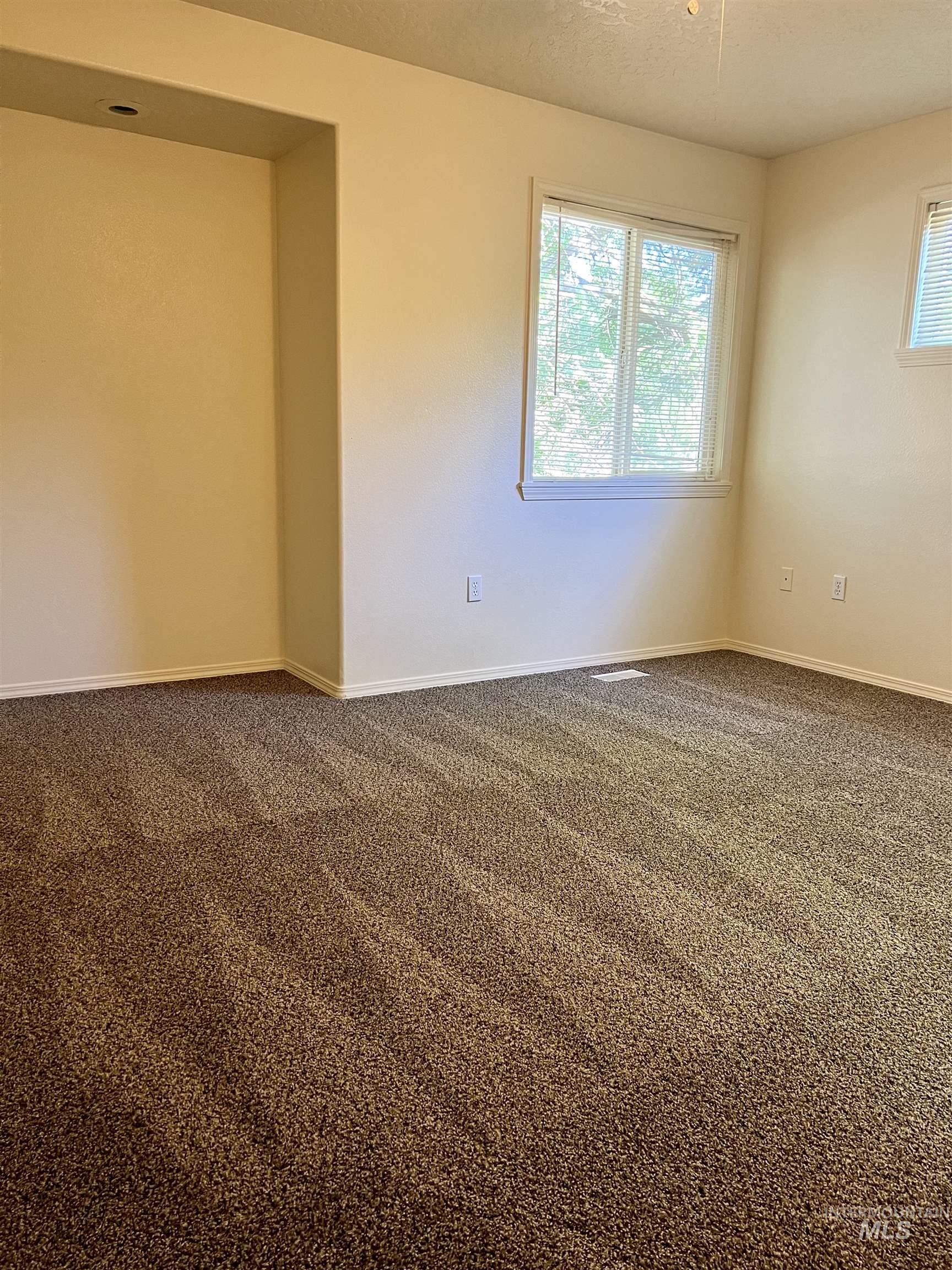 7949 W Holt Ct., Boise, Idaho 83704, 3 Bedrooms, 2.5 Bathrooms, Residential For Sale, Price $355,000, 98982551