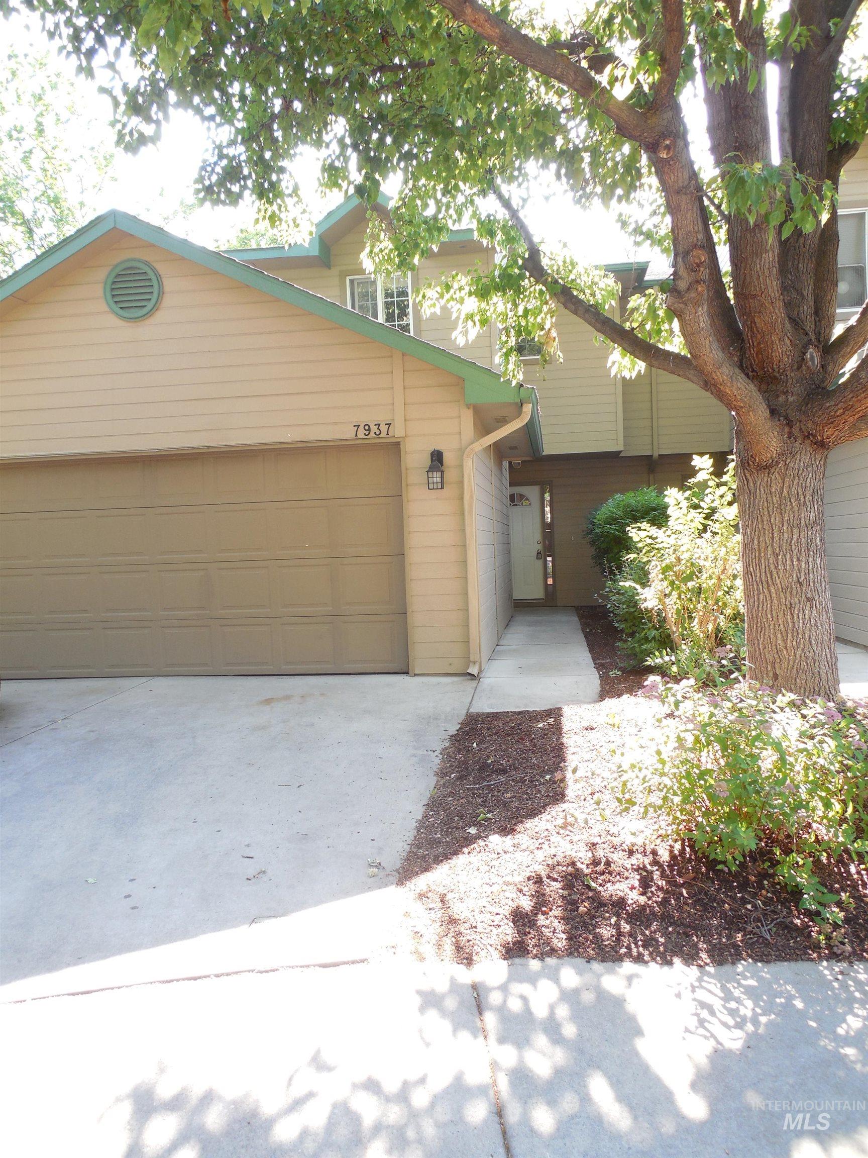 7937 W Holt Ct., Boise, Idaho 83704, 2 Bedrooms, 2.5 Bathrooms, Residential For Sale, Price $313,000, 98982552