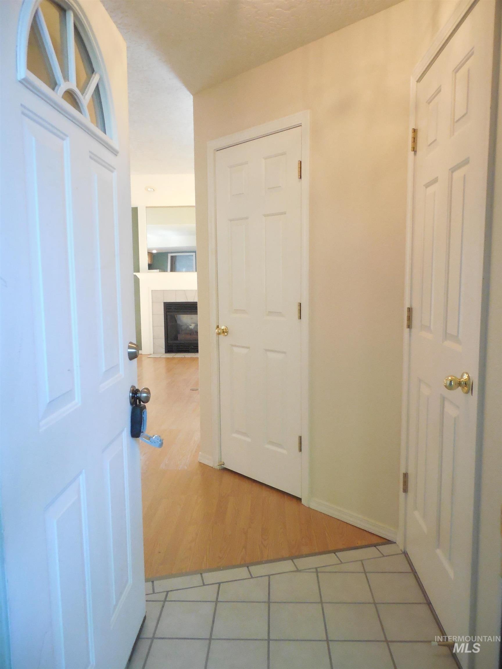 7937 W Holt Ct., Boise, Idaho 83704, 2 Bedrooms, 2.5 Bathrooms, Residential For Sale, Price $313,000, 98982552