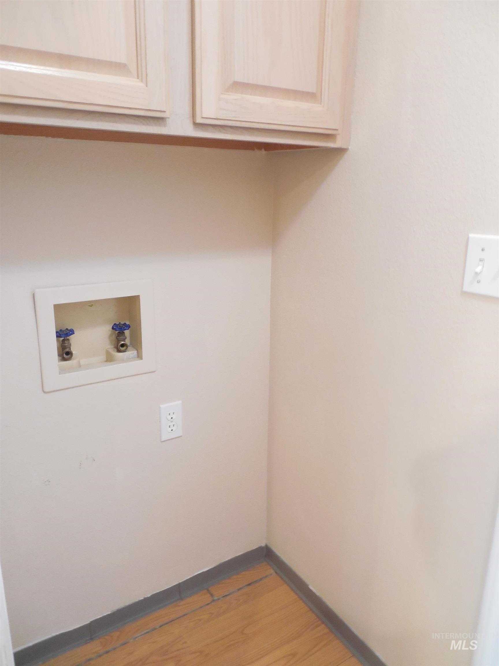 7937 W Holt Ct., Boise, Idaho 83704, 2 Bedrooms, 2.5 Bathrooms, Residential For Sale, Price $313,000, 98982552