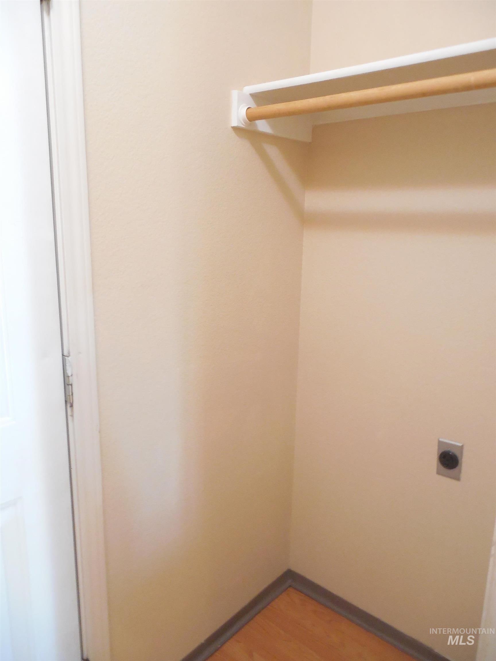 7937 W Holt Ct., Boise, Idaho 83704, 2 Bedrooms, 2.5 Bathrooms, Residential For Sale, Price $313,000, 98982552