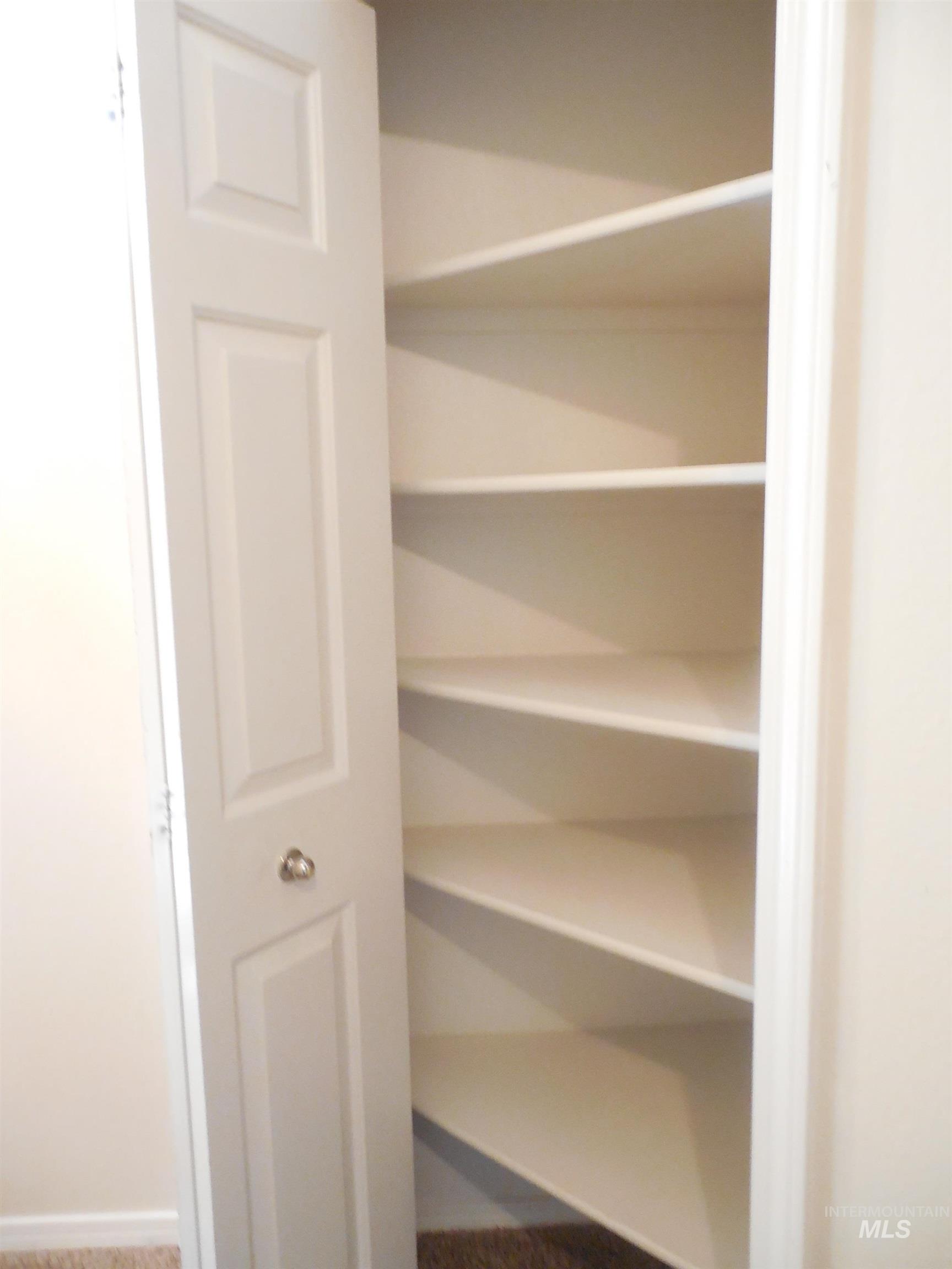 7937 W Holt Ct., Boise, Idaho 83704, 2 Bedrooms, 2.5 Bathrooms, Residential For Sale, Price $313,000, 98982552