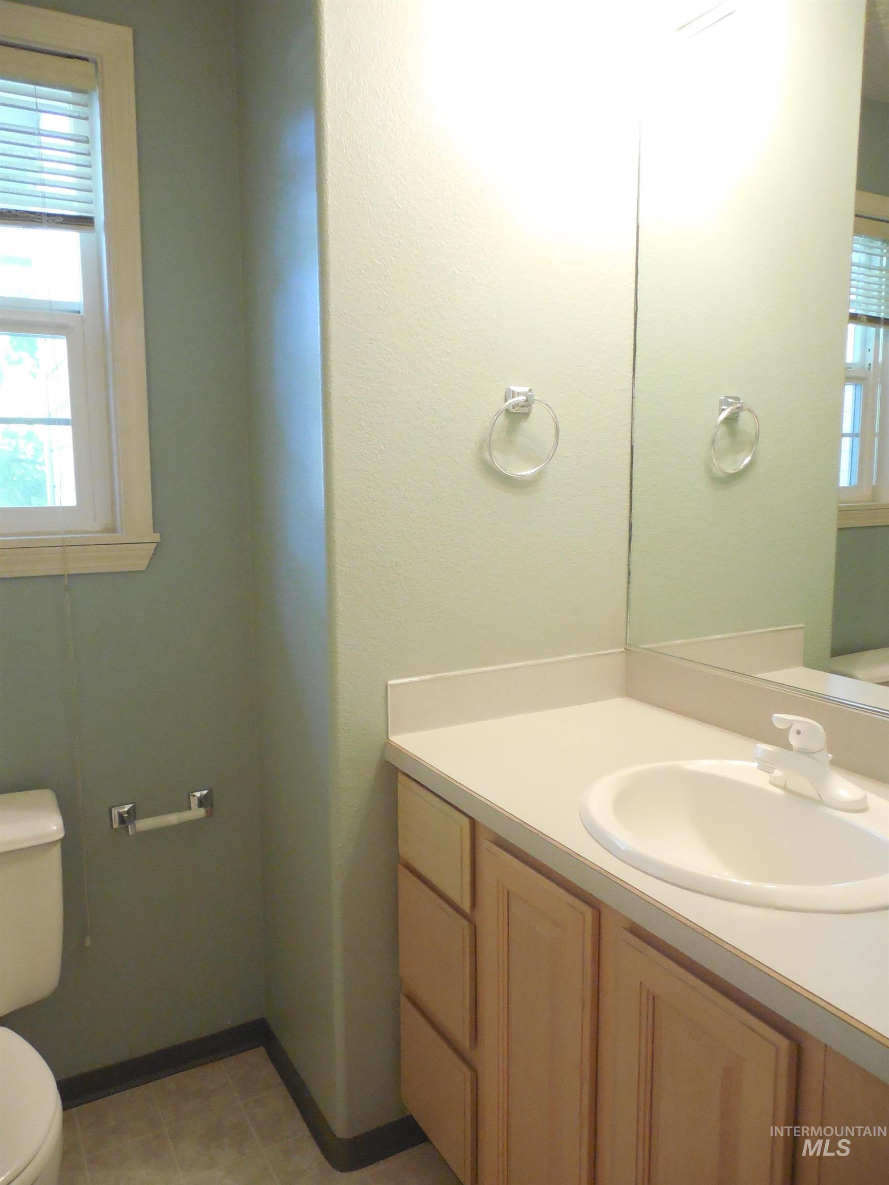 7937 W Holt Ct., Boise, Idaho 83704, 2 Bedrooms, 2.5 Bathrooms, Residential For Sale, Price $313,000, 98982552