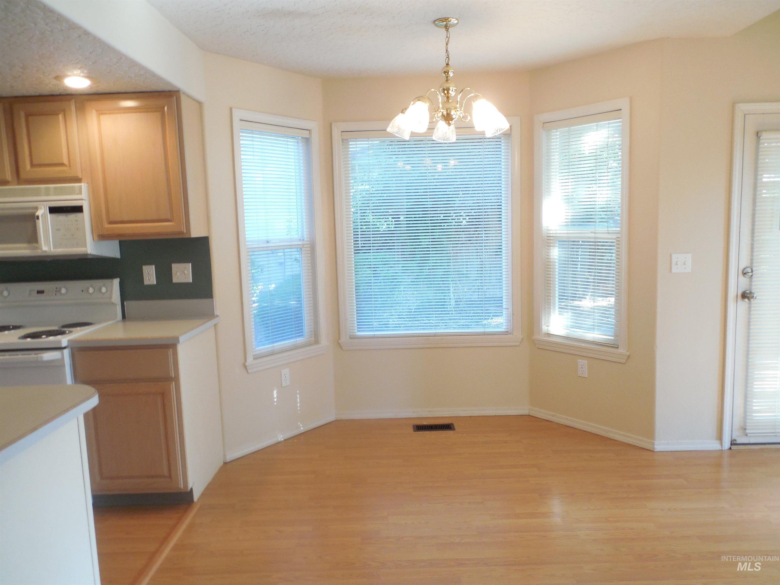 7937 W Holt Ct., Boise, Idaho 83704, 2 Bedrooms, 2.5 Bathrooms, Residential For Sale, Price $313,000, 98982552